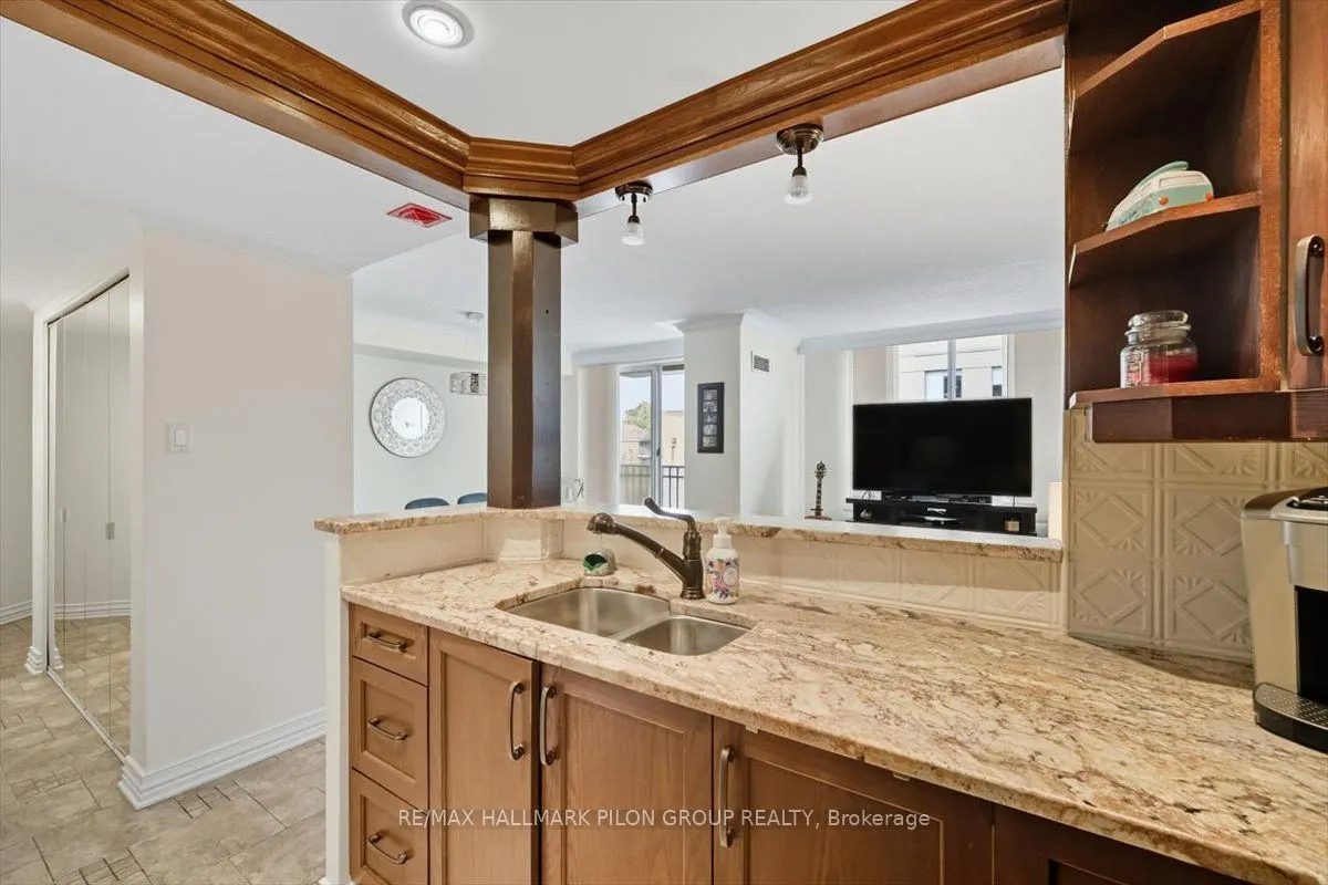 35 Holland Avenue, #205
