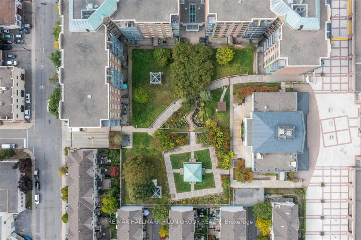 35 Holland Avenue, #205