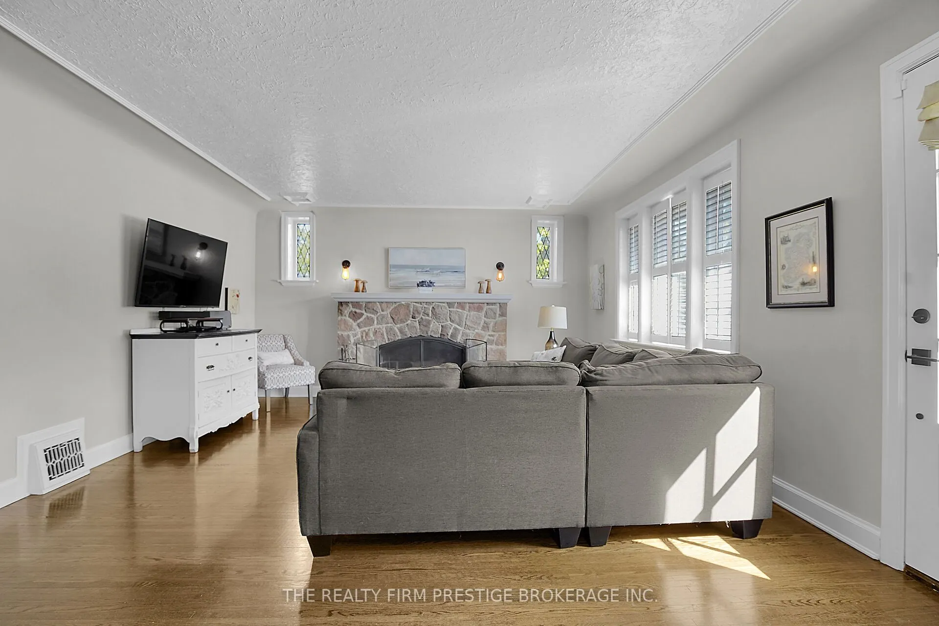 293 Riverside Drive