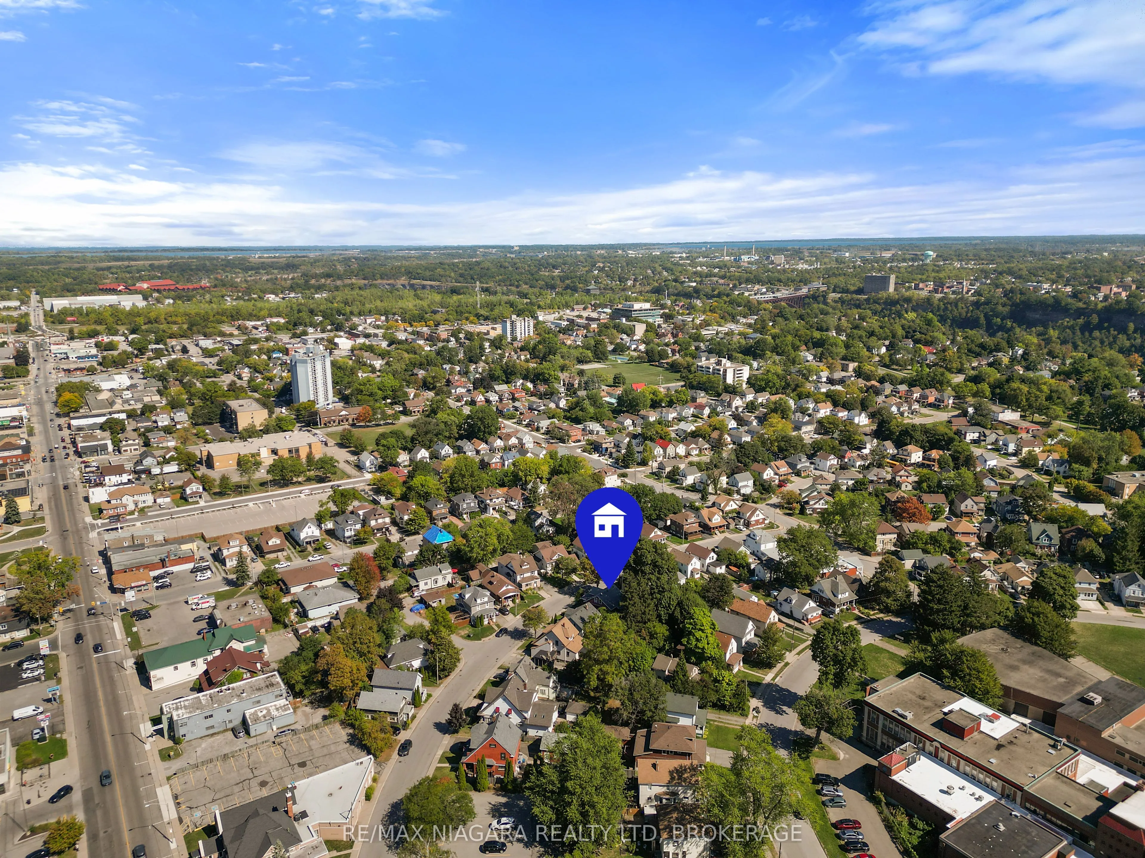 4722 Ryerson Crescent