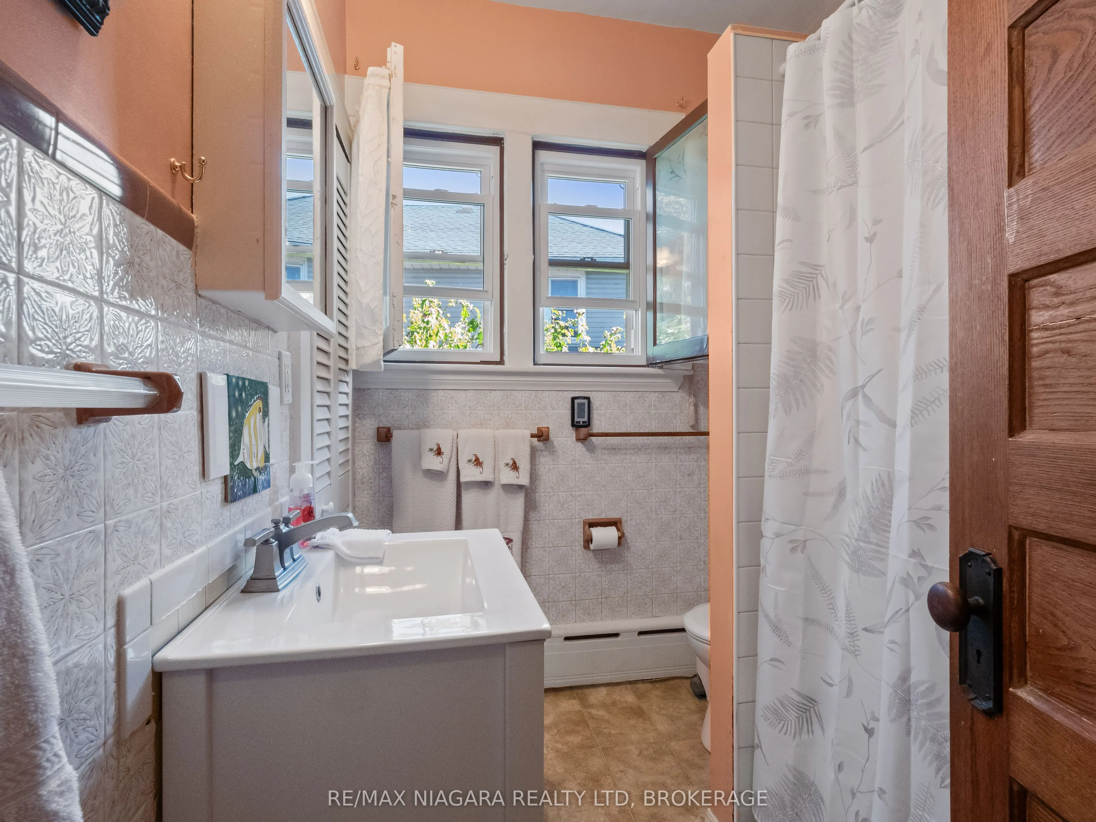 4722 Ryerson Crescent