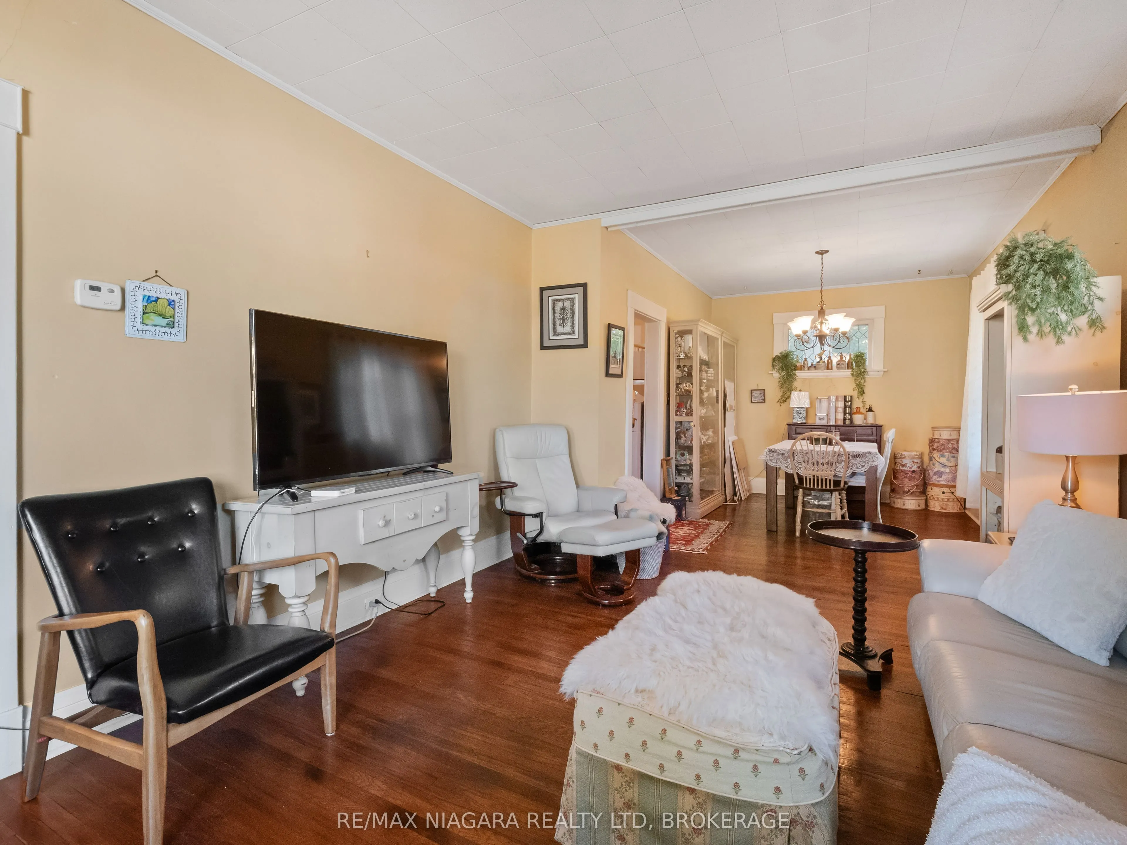 4722 Ryerson Crescent