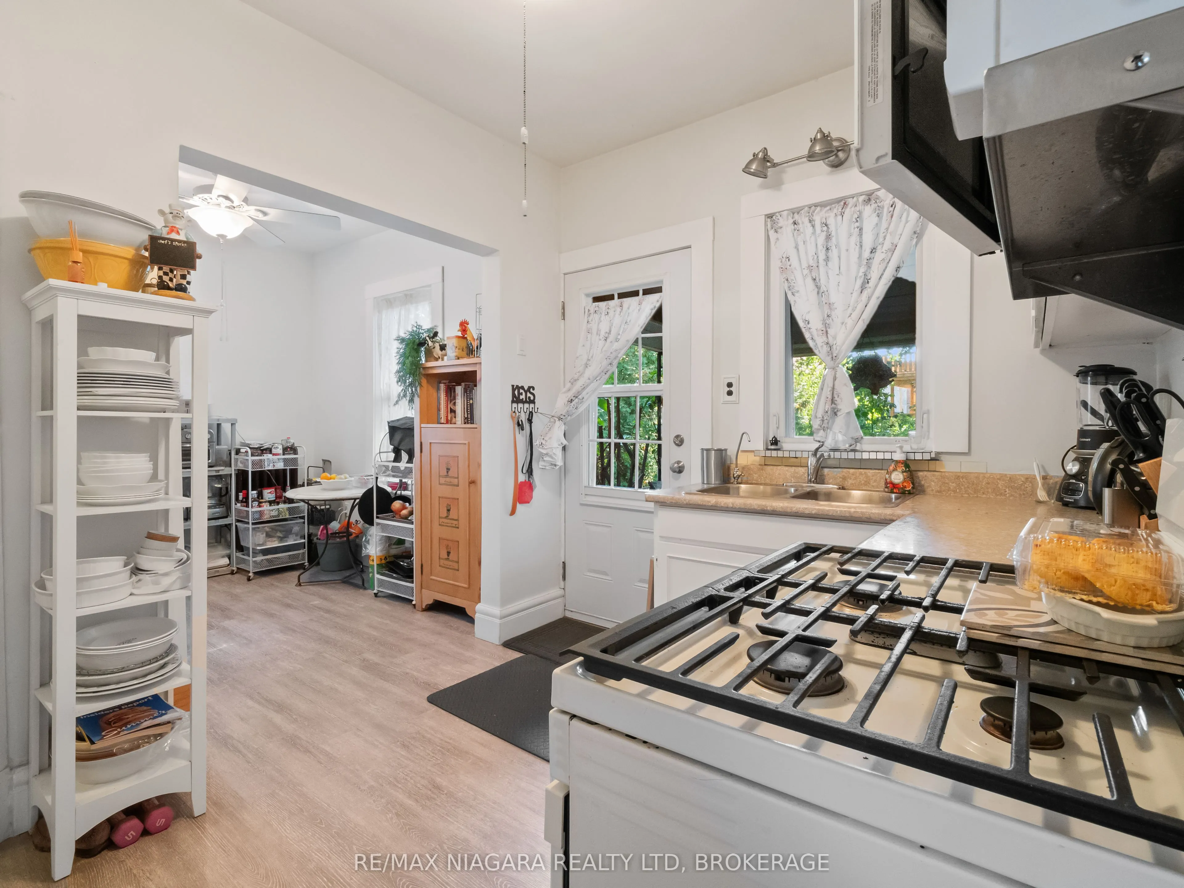 4722 Ryerson Crescent