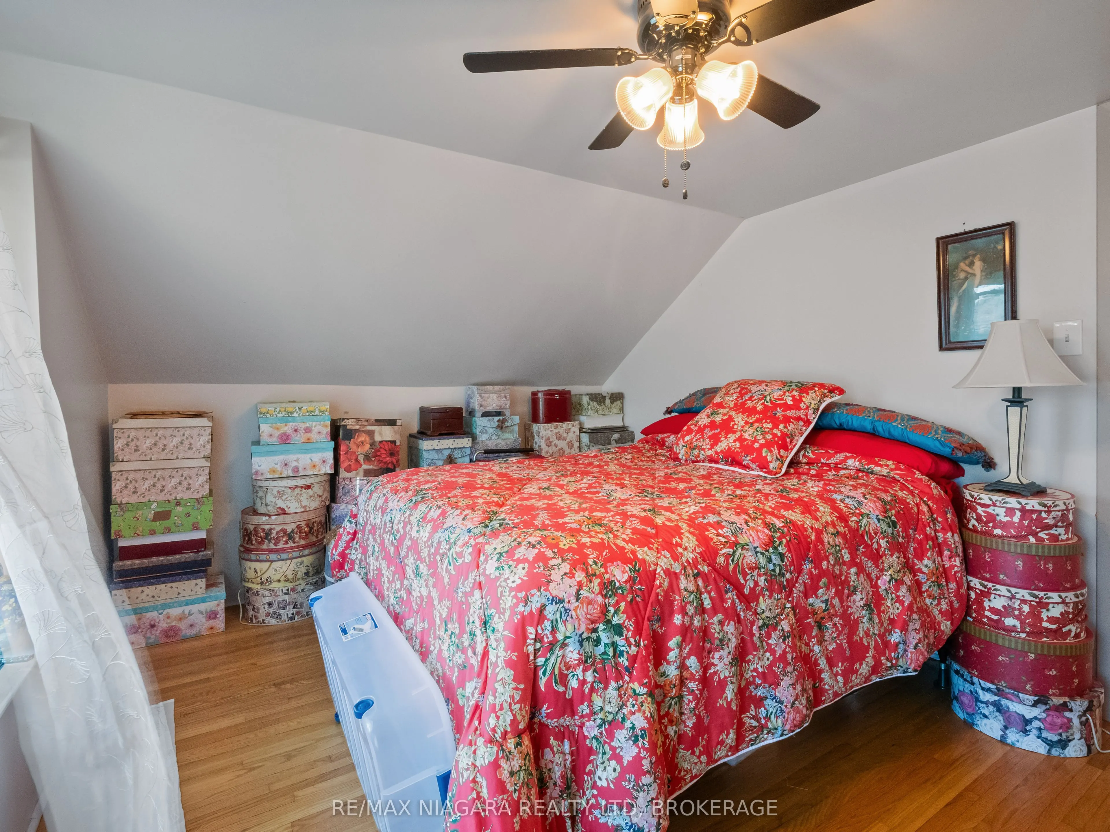 4722 Ryerson Crescent