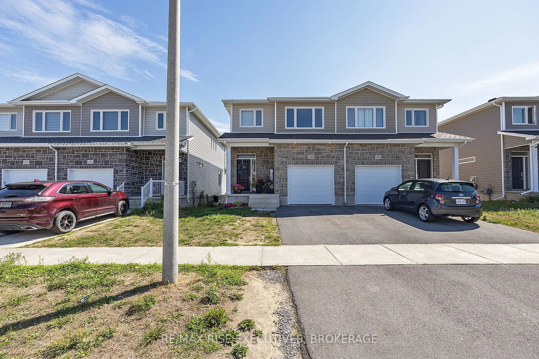 1219 Max Crescent
