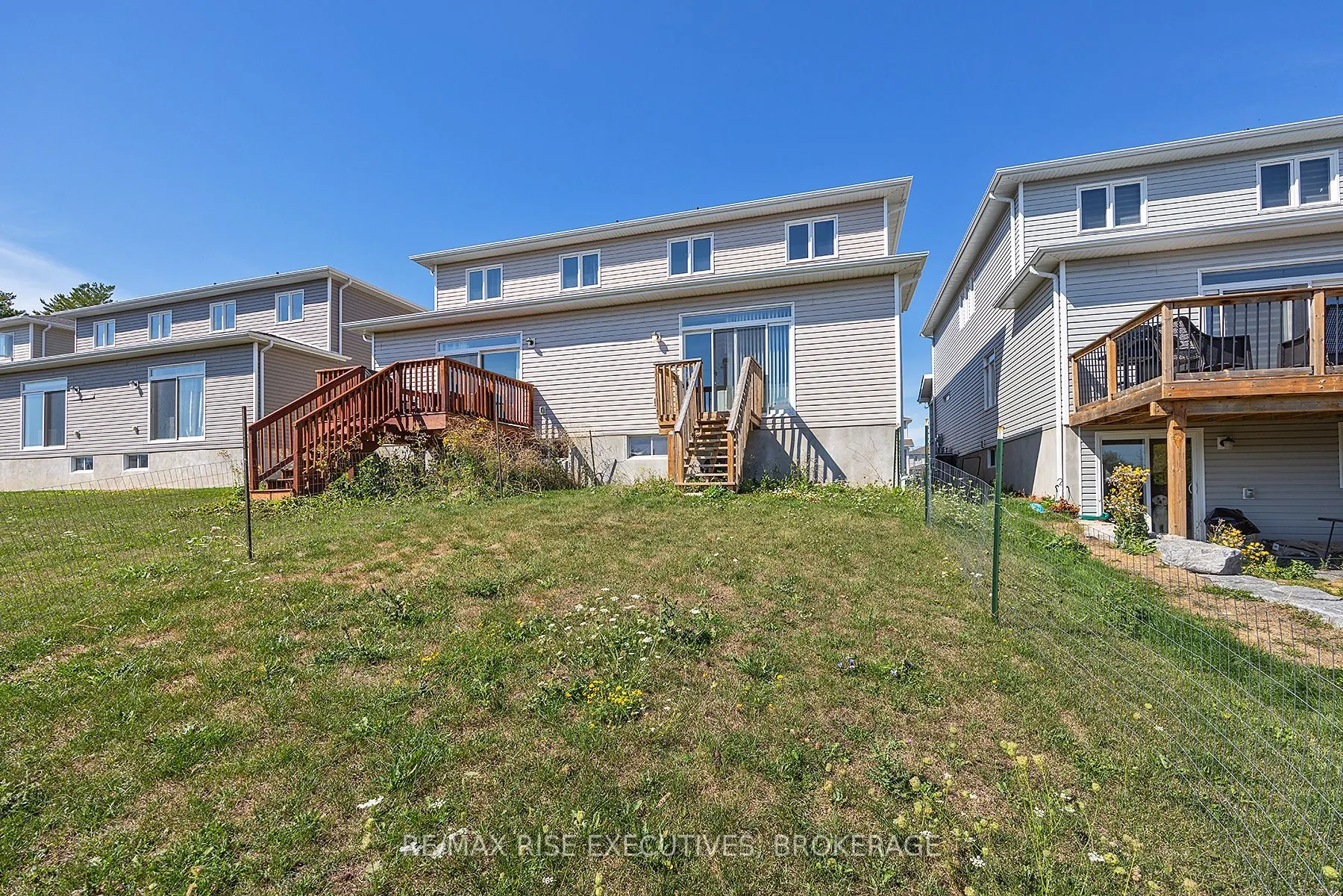 1219 Max Crescent