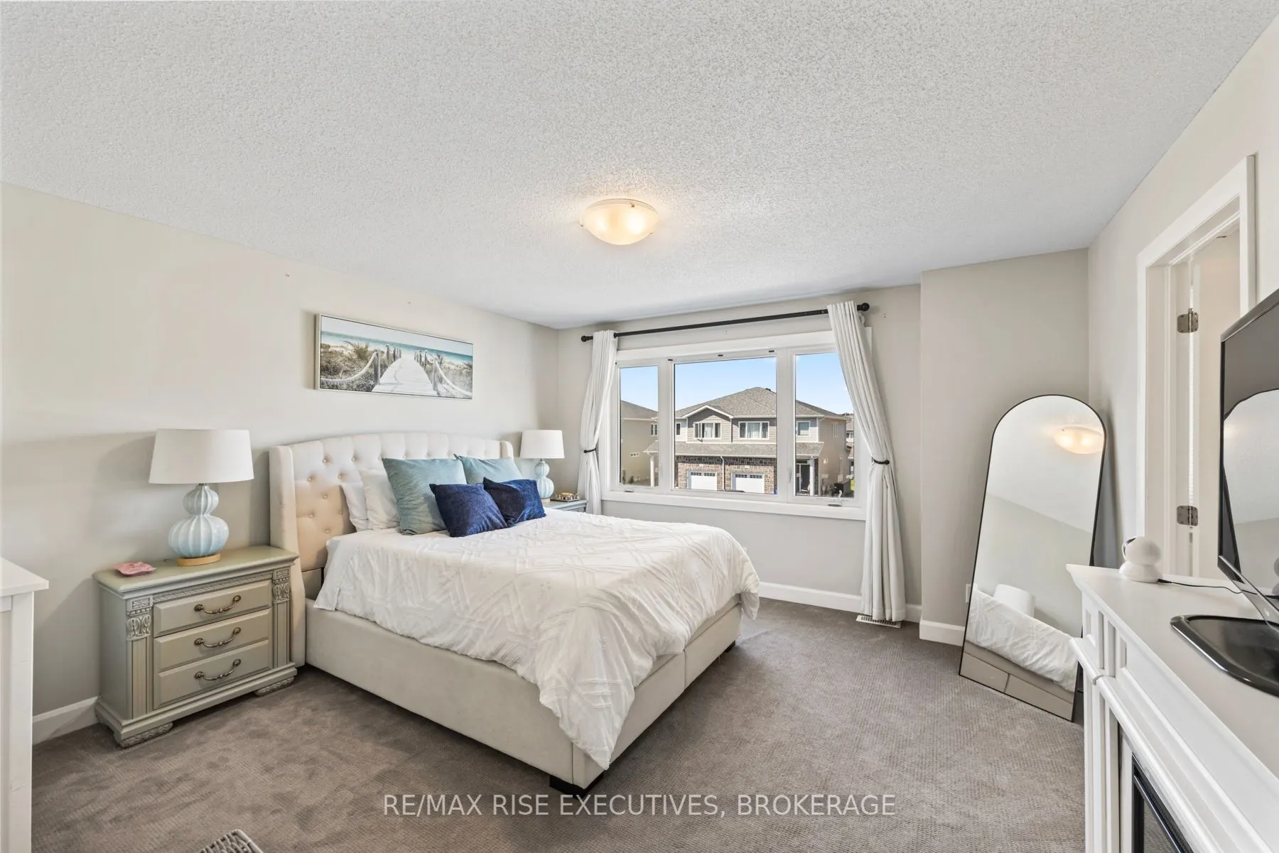 1219 Max Crescent
