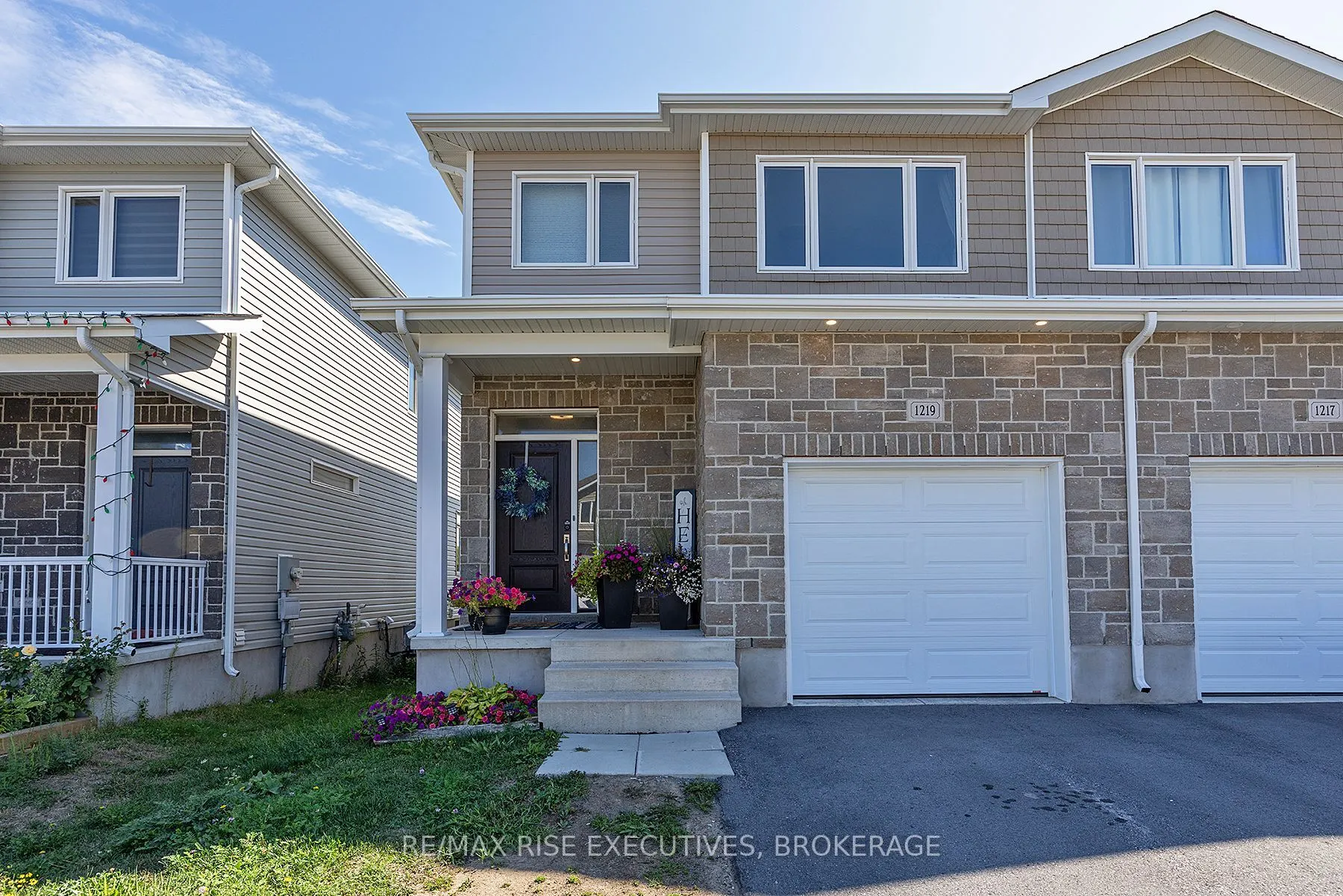 1219 Max Crescent