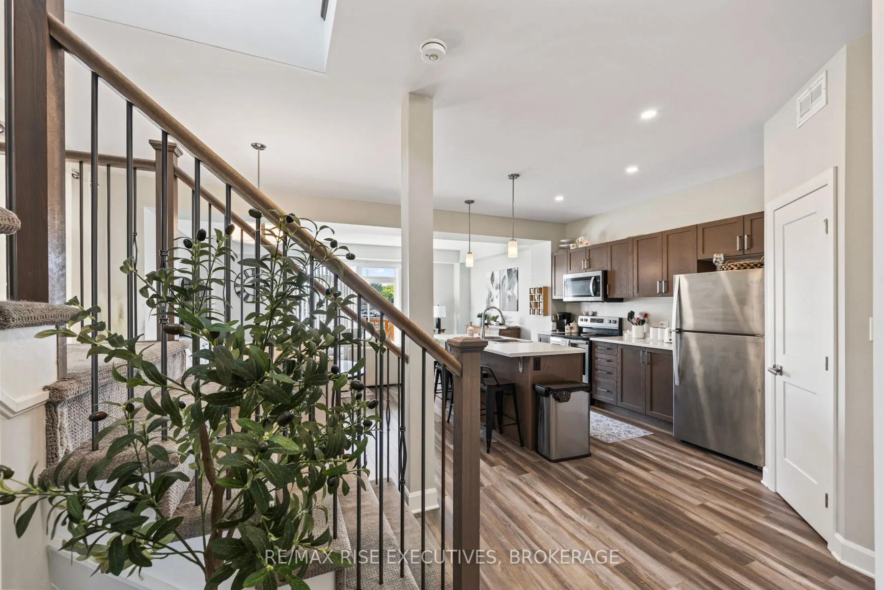 1219 Max Crescent