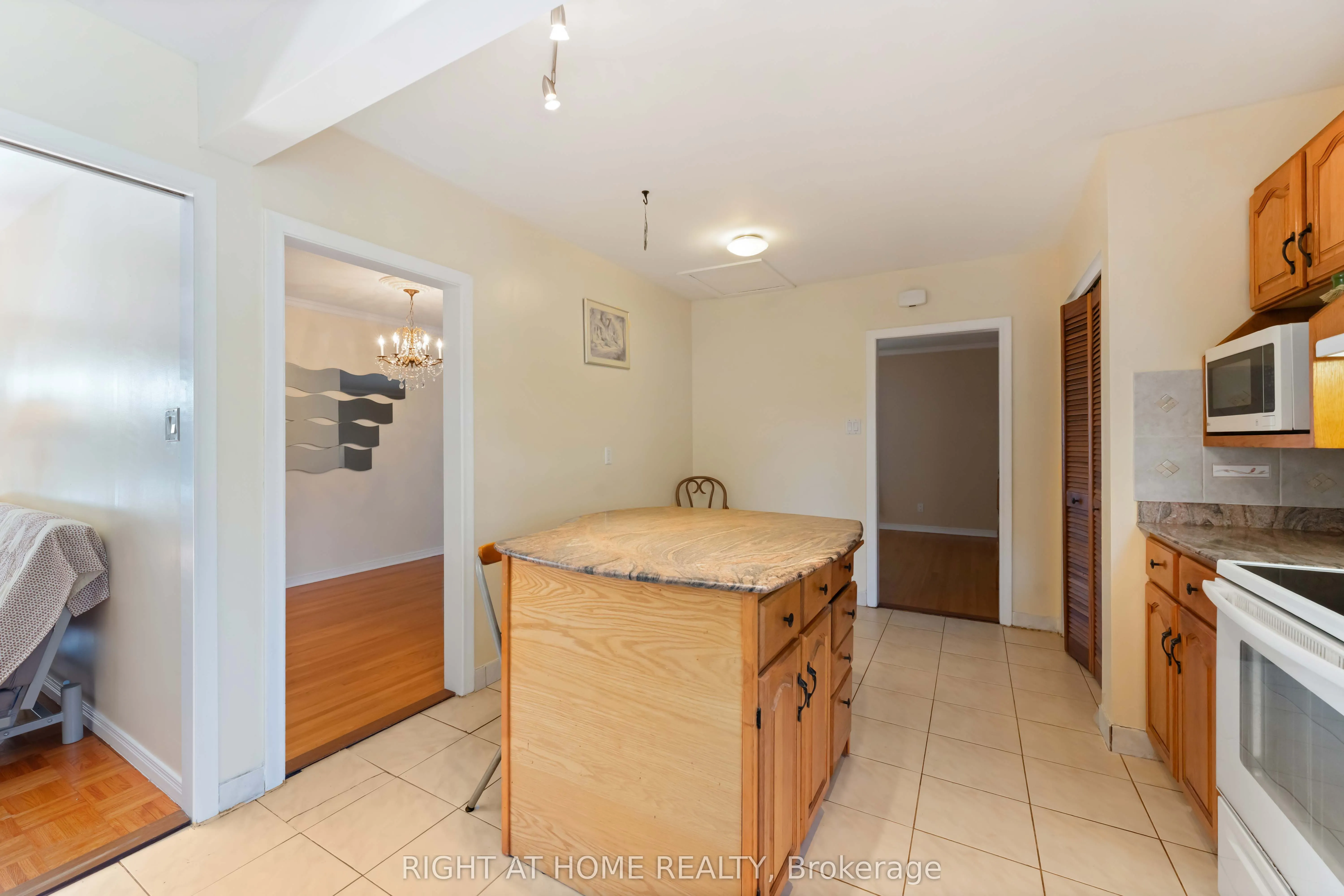 2221 Circle Place