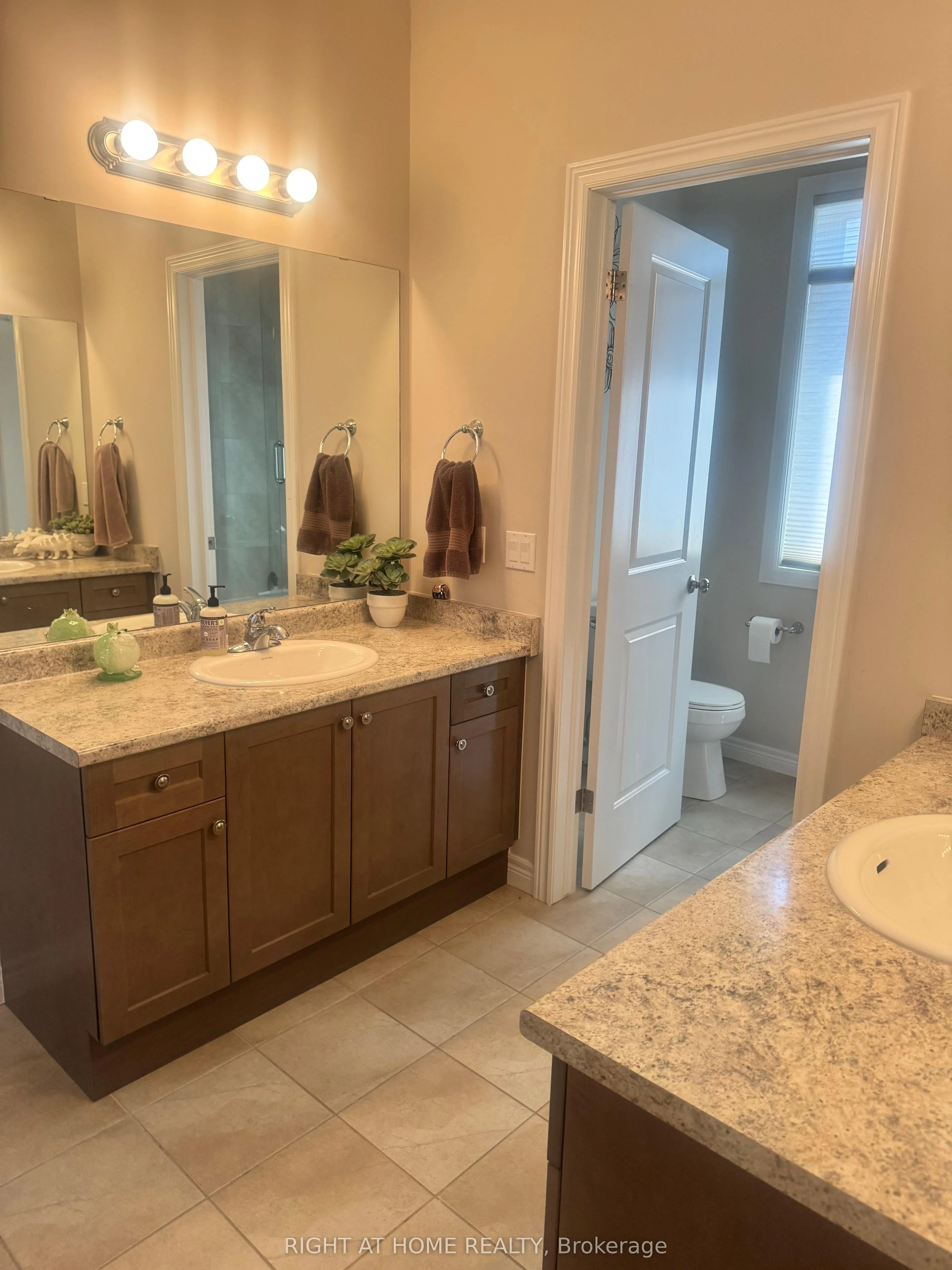 95 Hidden Ridge Crescent