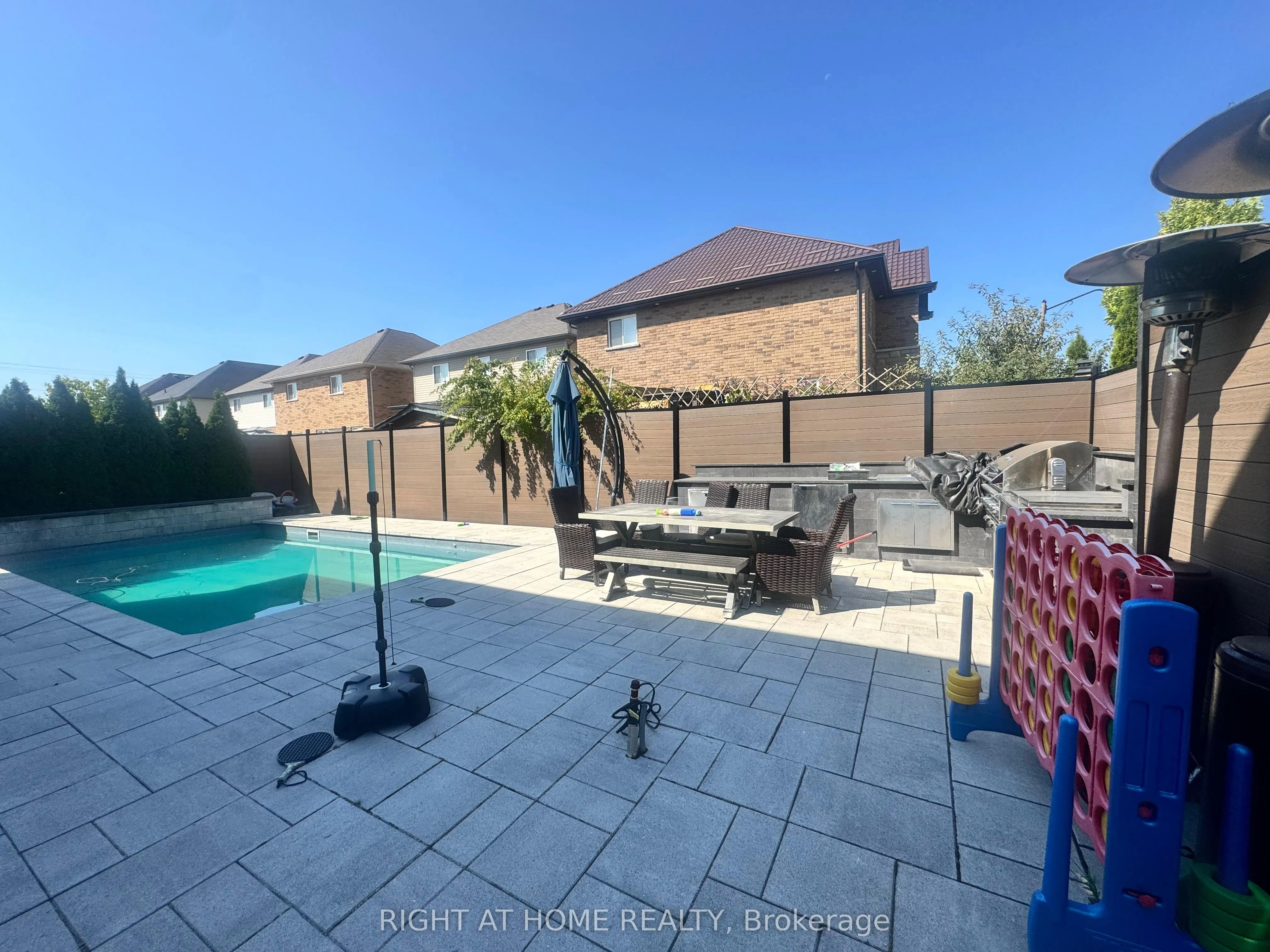 95 Hidden Ridge Crescent
