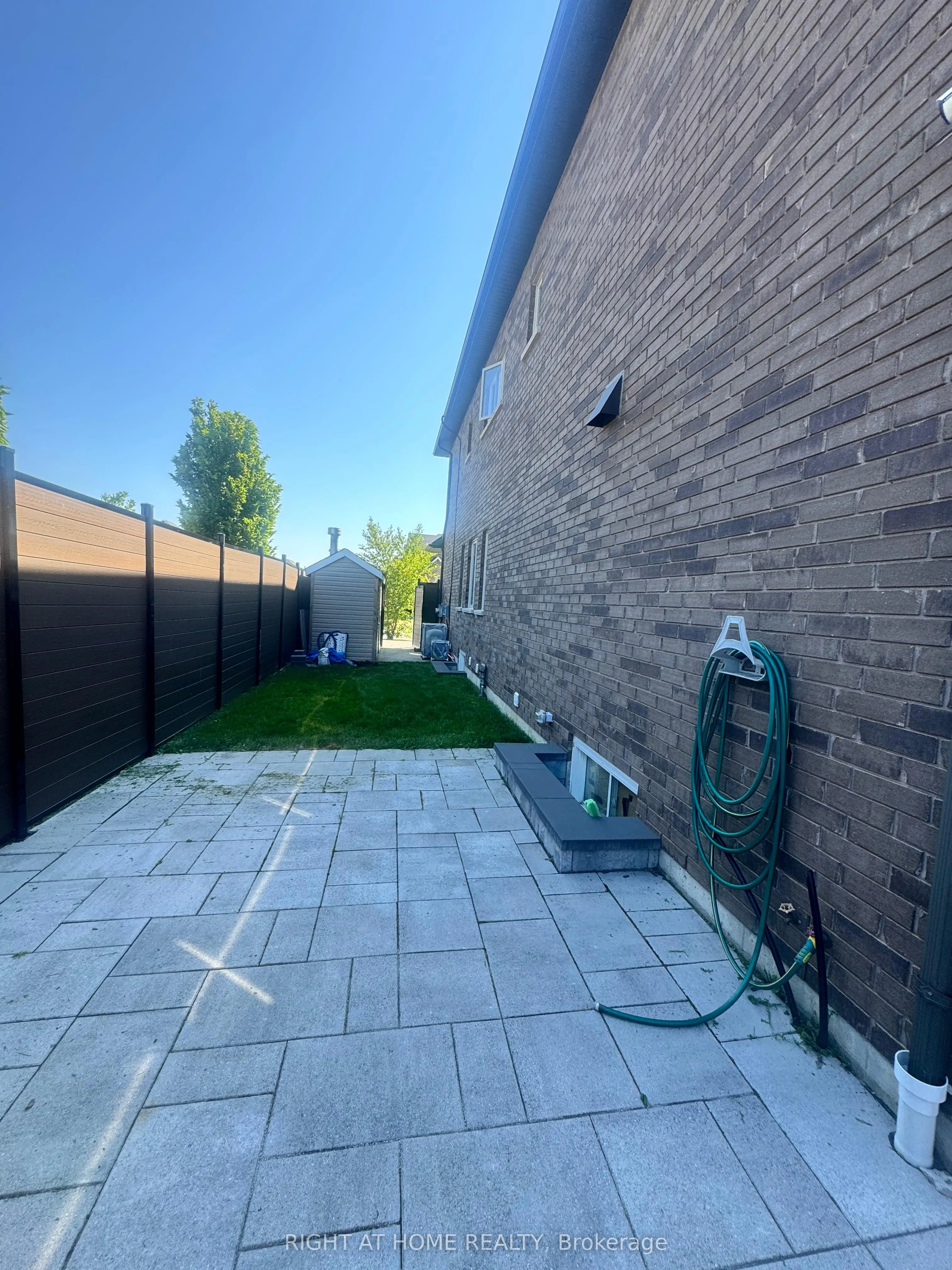 95 Hidden Ridge Crescent