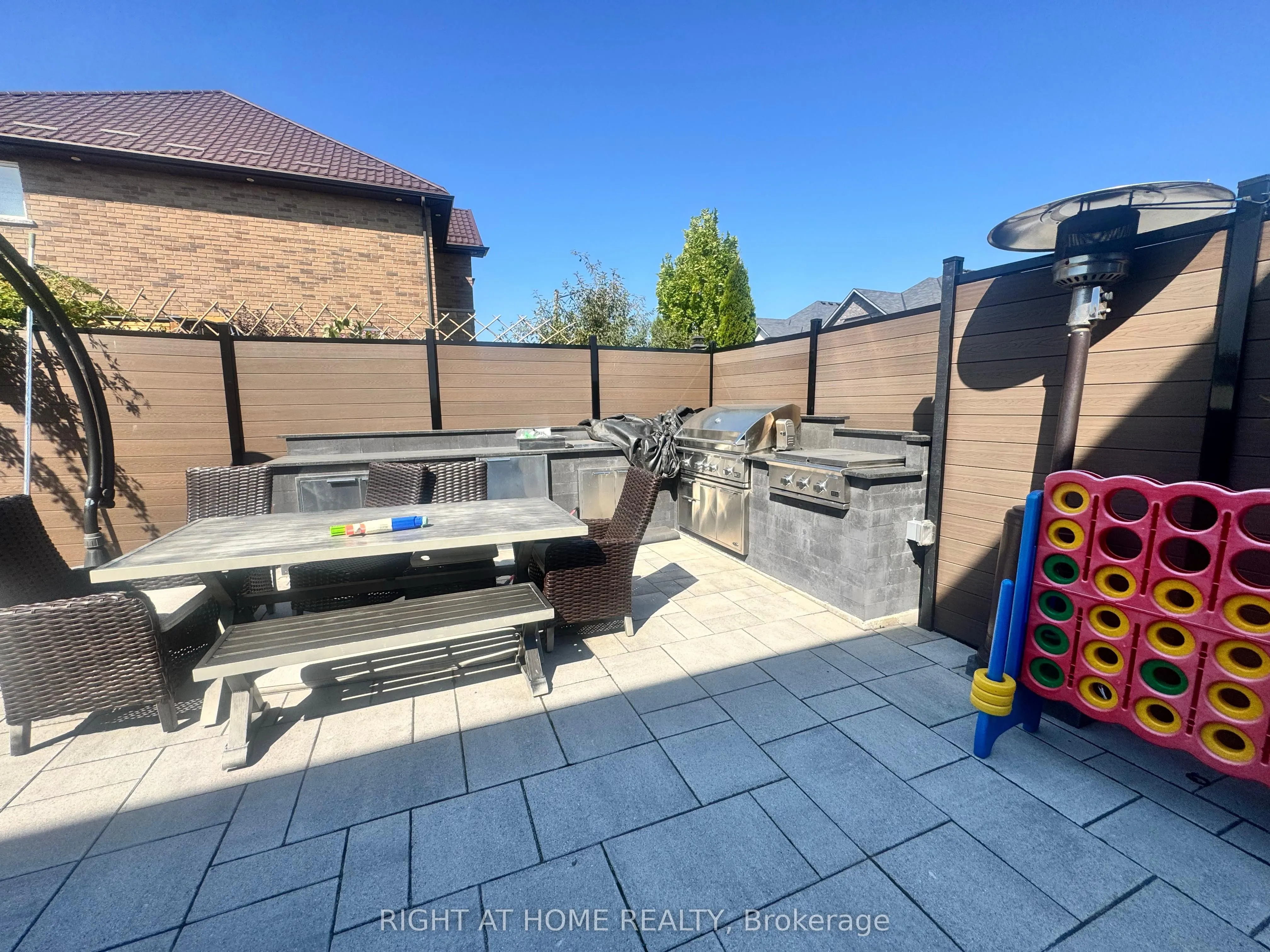 95 Hidden Ridge Crescent