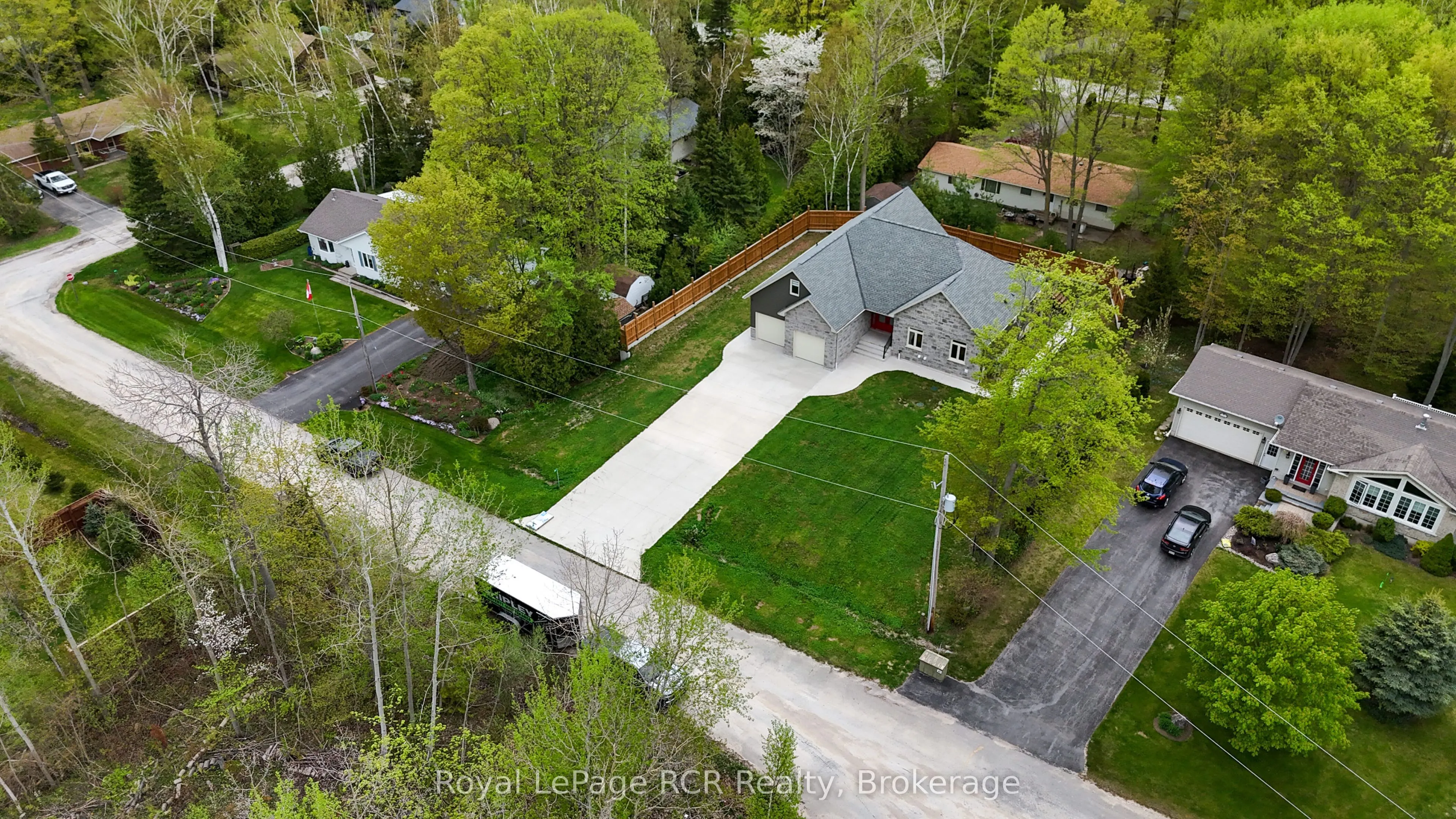 10 Frederick Street E