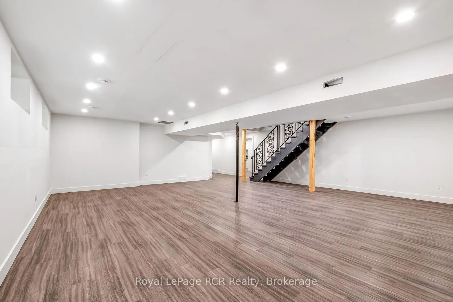 10 Frederick Street E