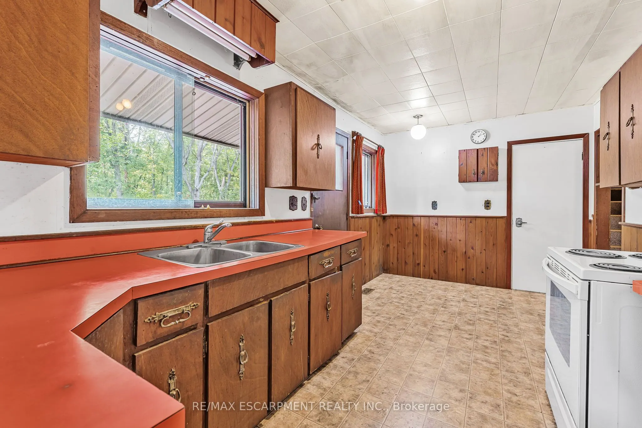 927 Wainfleet/Dunnville Townline Road