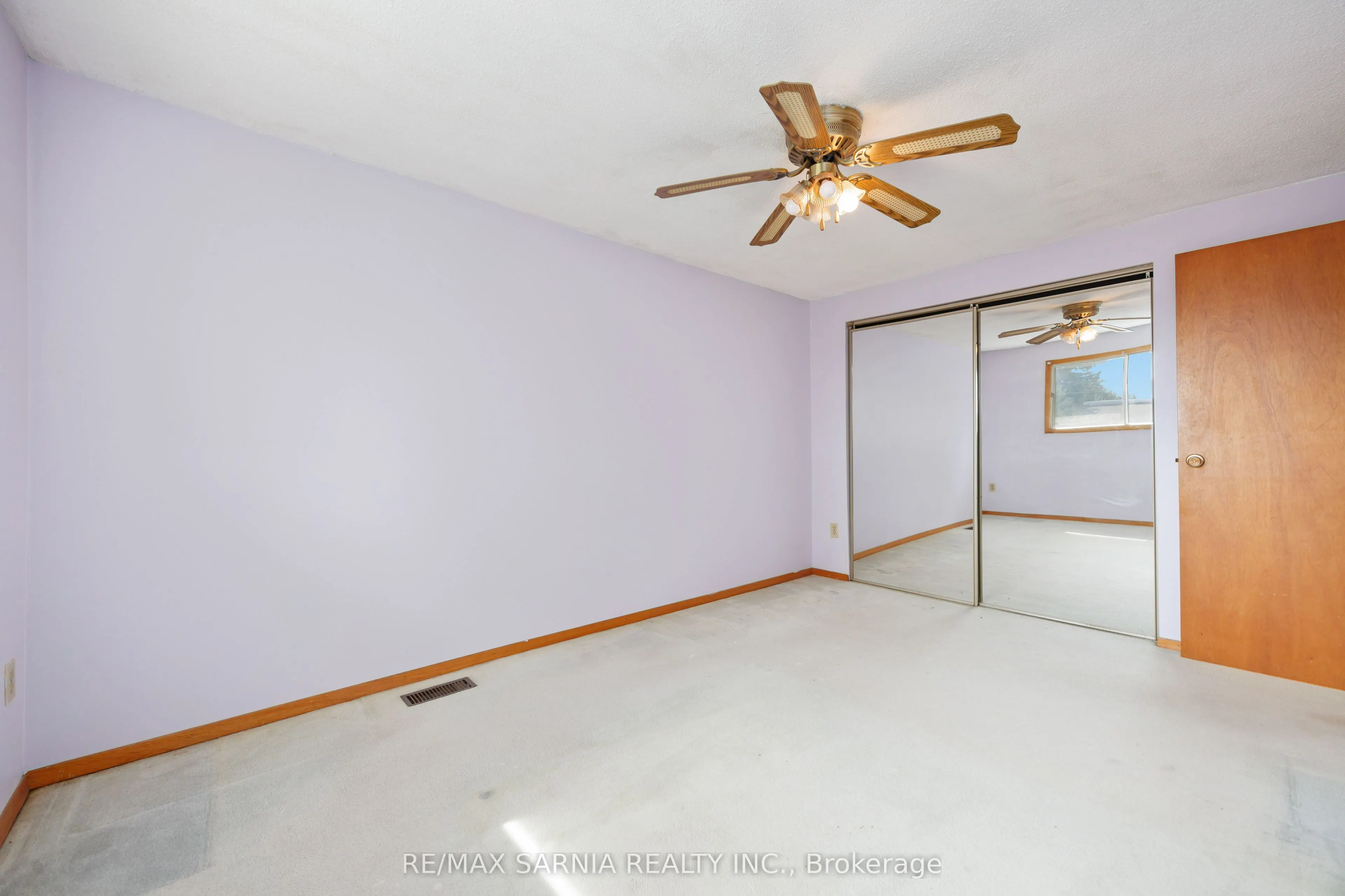539 Nassau Crescent