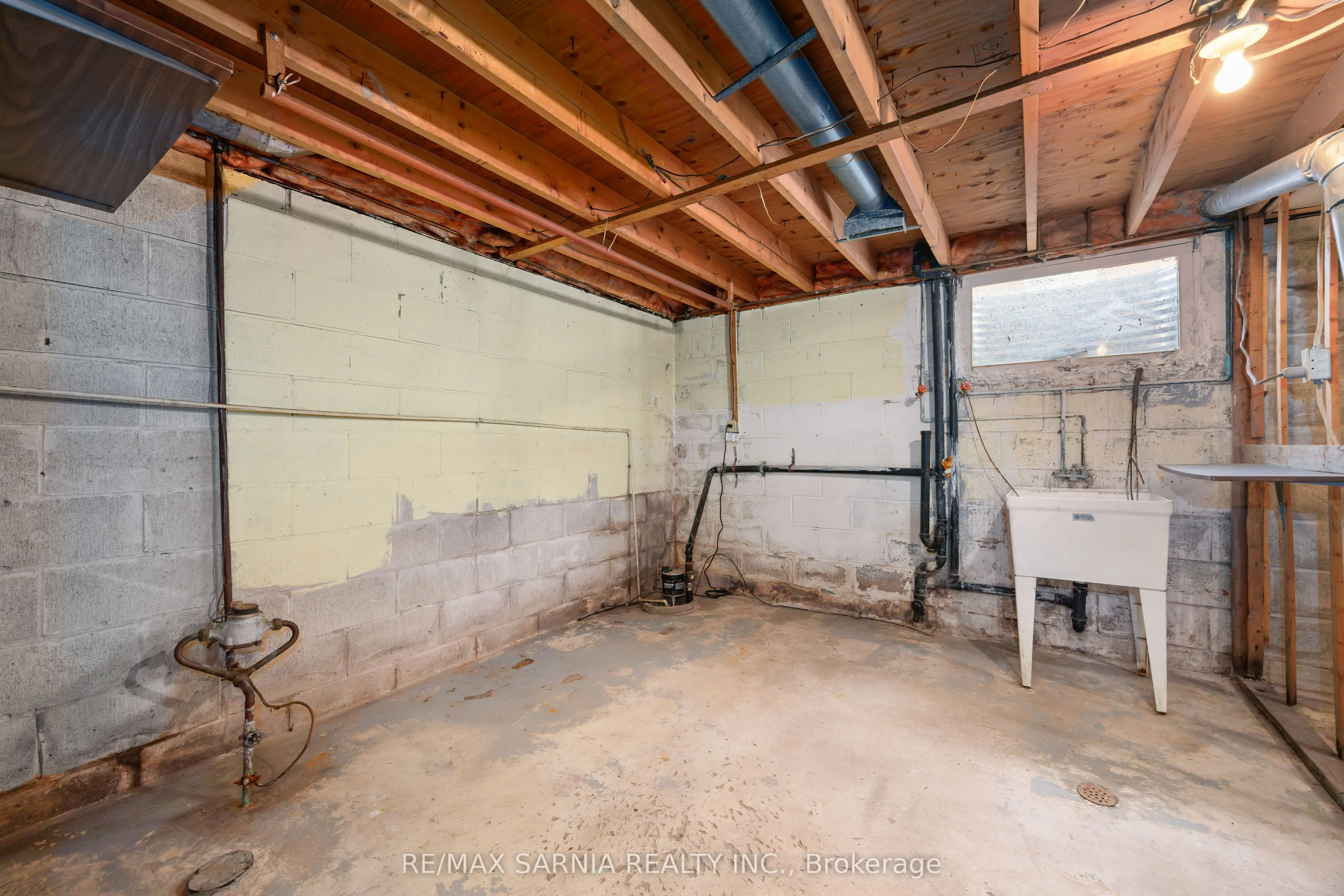 539 Nassau Crescent