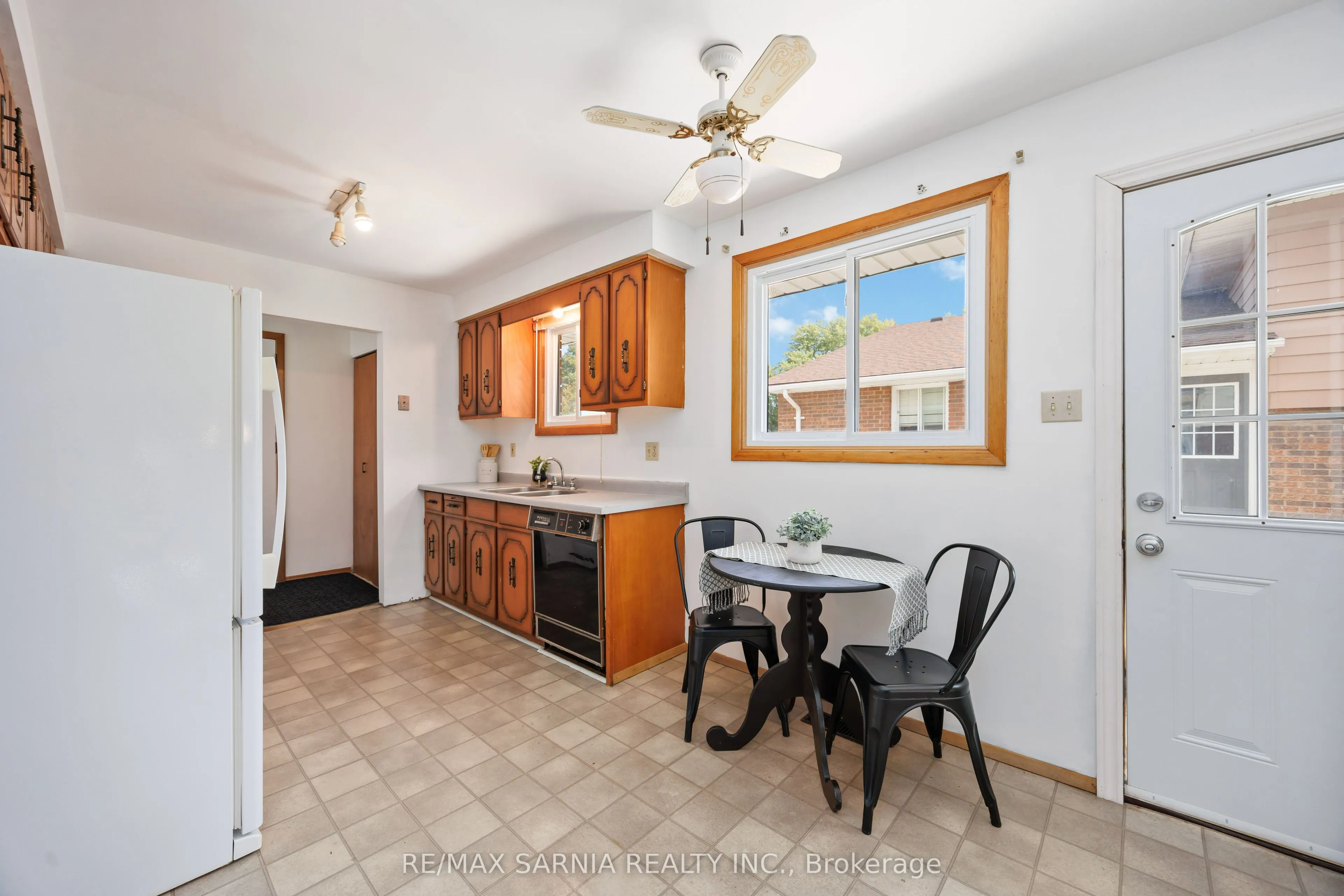 539 Nassau Crescent