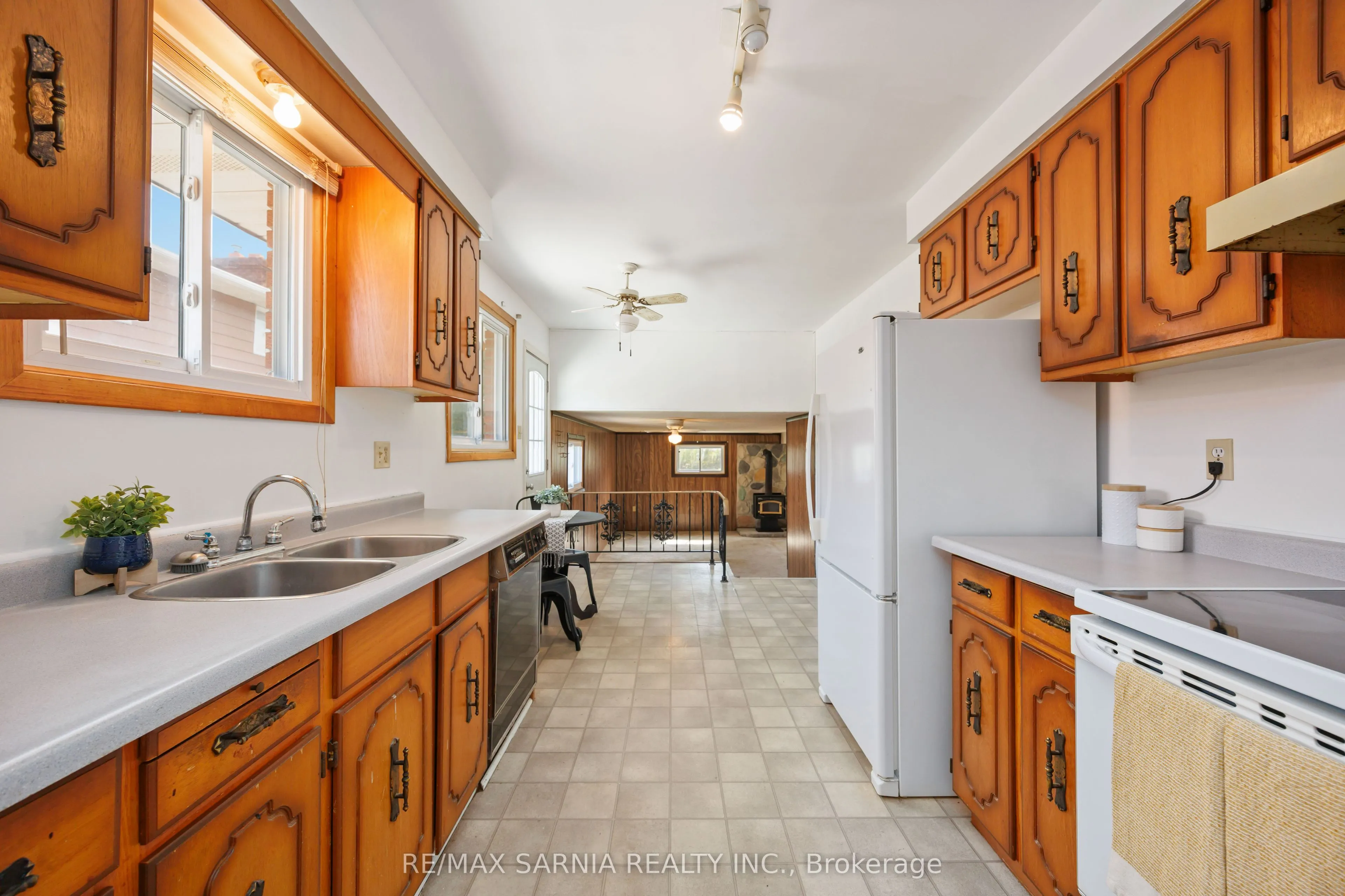 539 Nassau Crescent