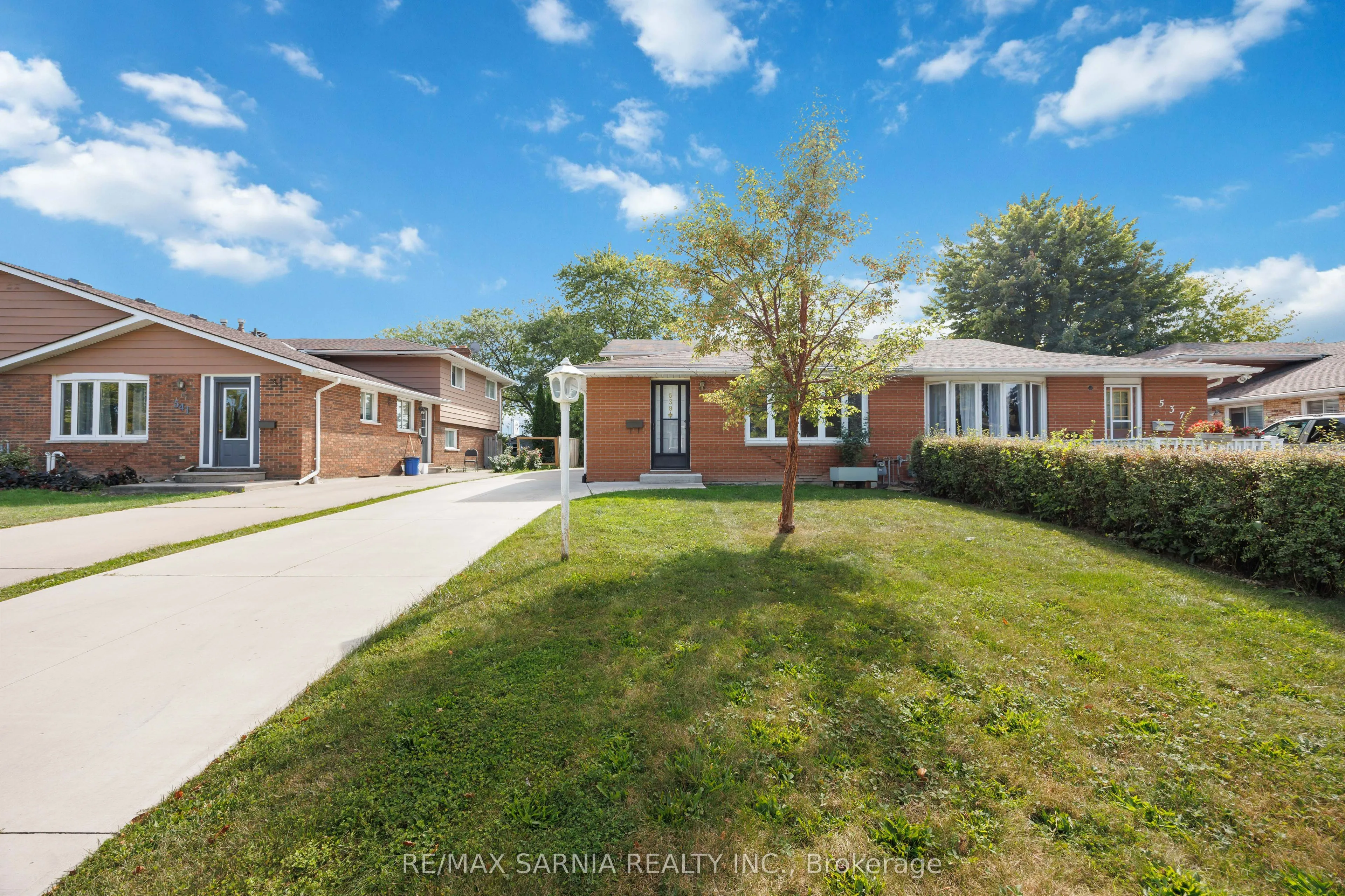 539 Nassau Crescent
