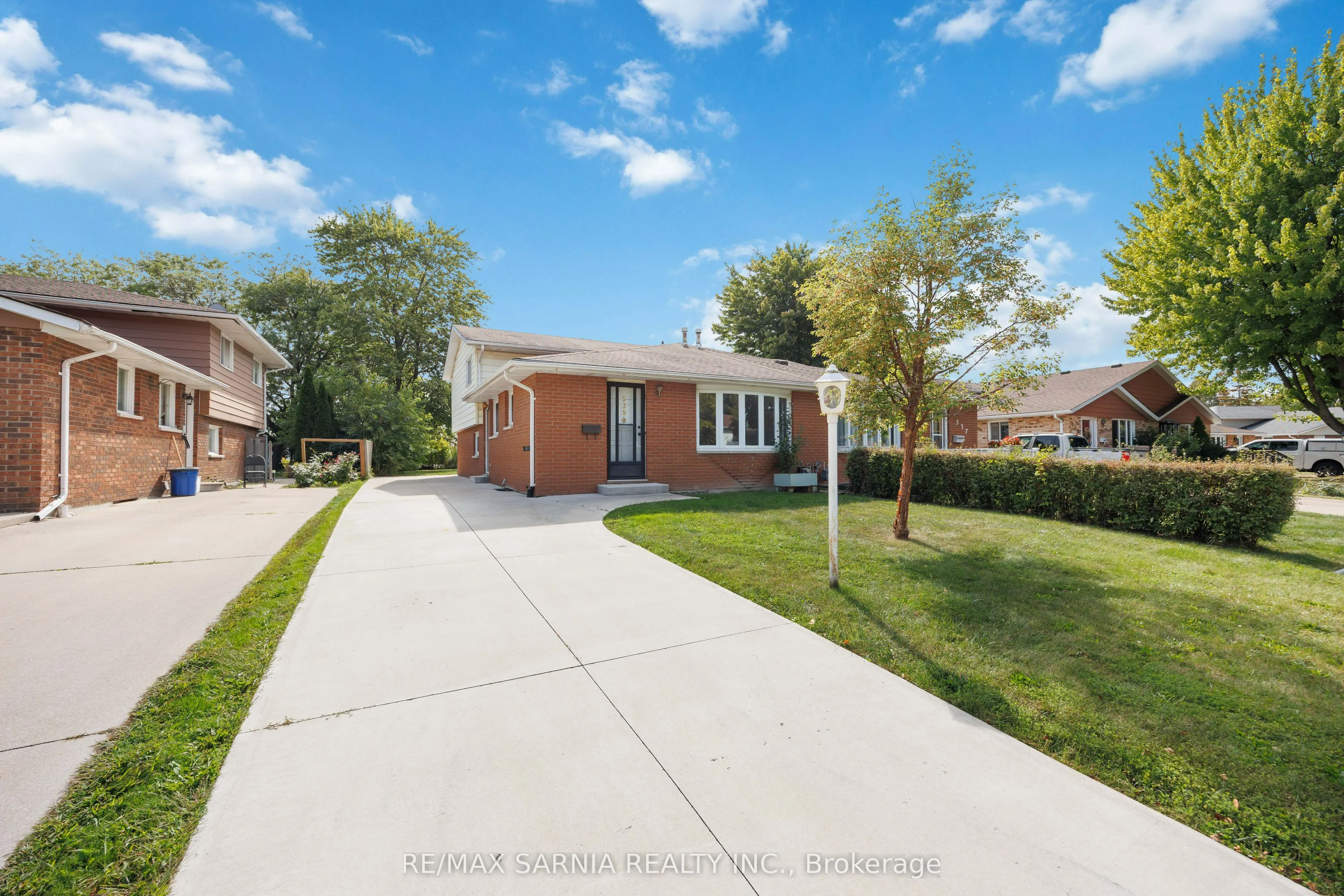 539 Nassau Crescent