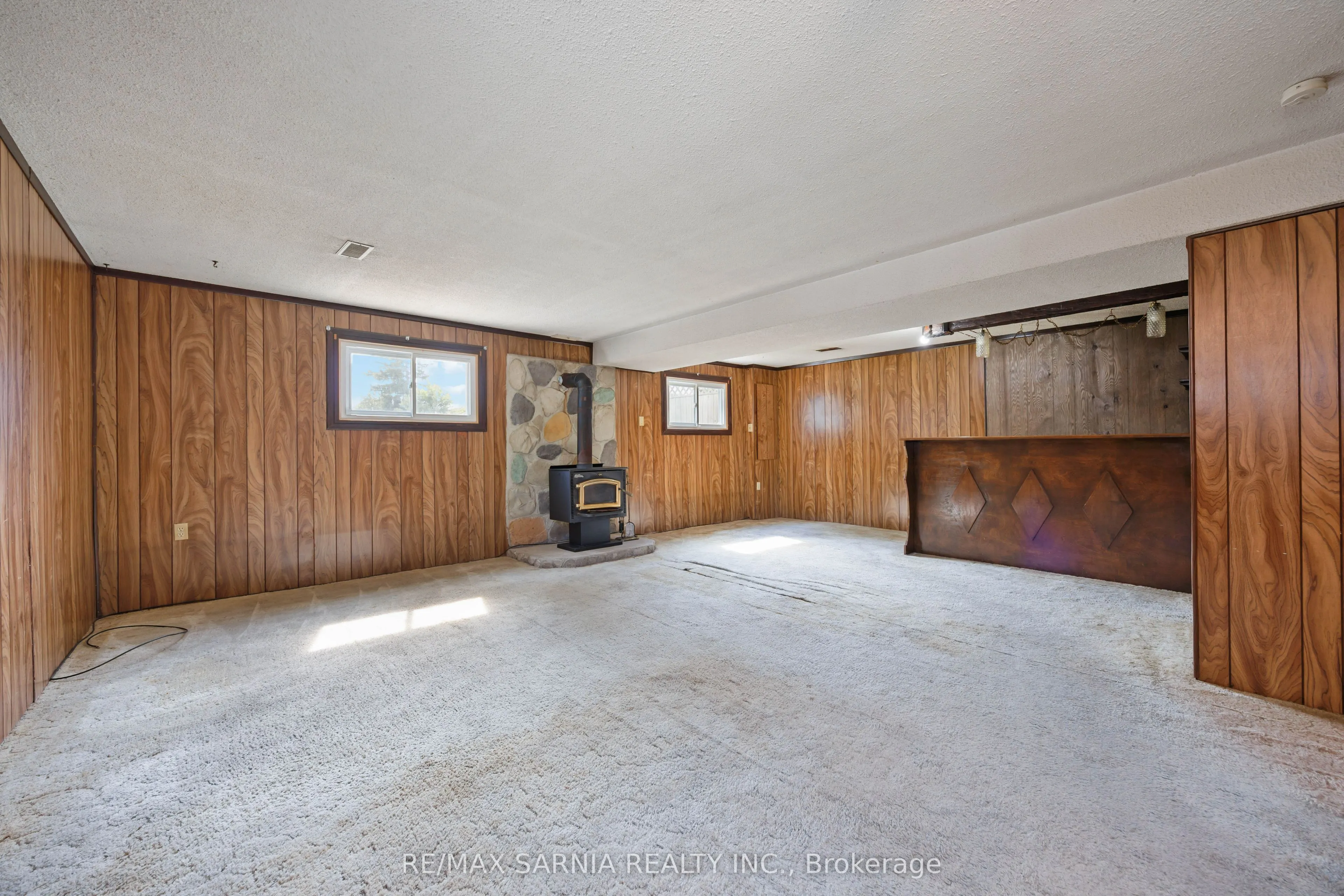 539 Nassau Crescent