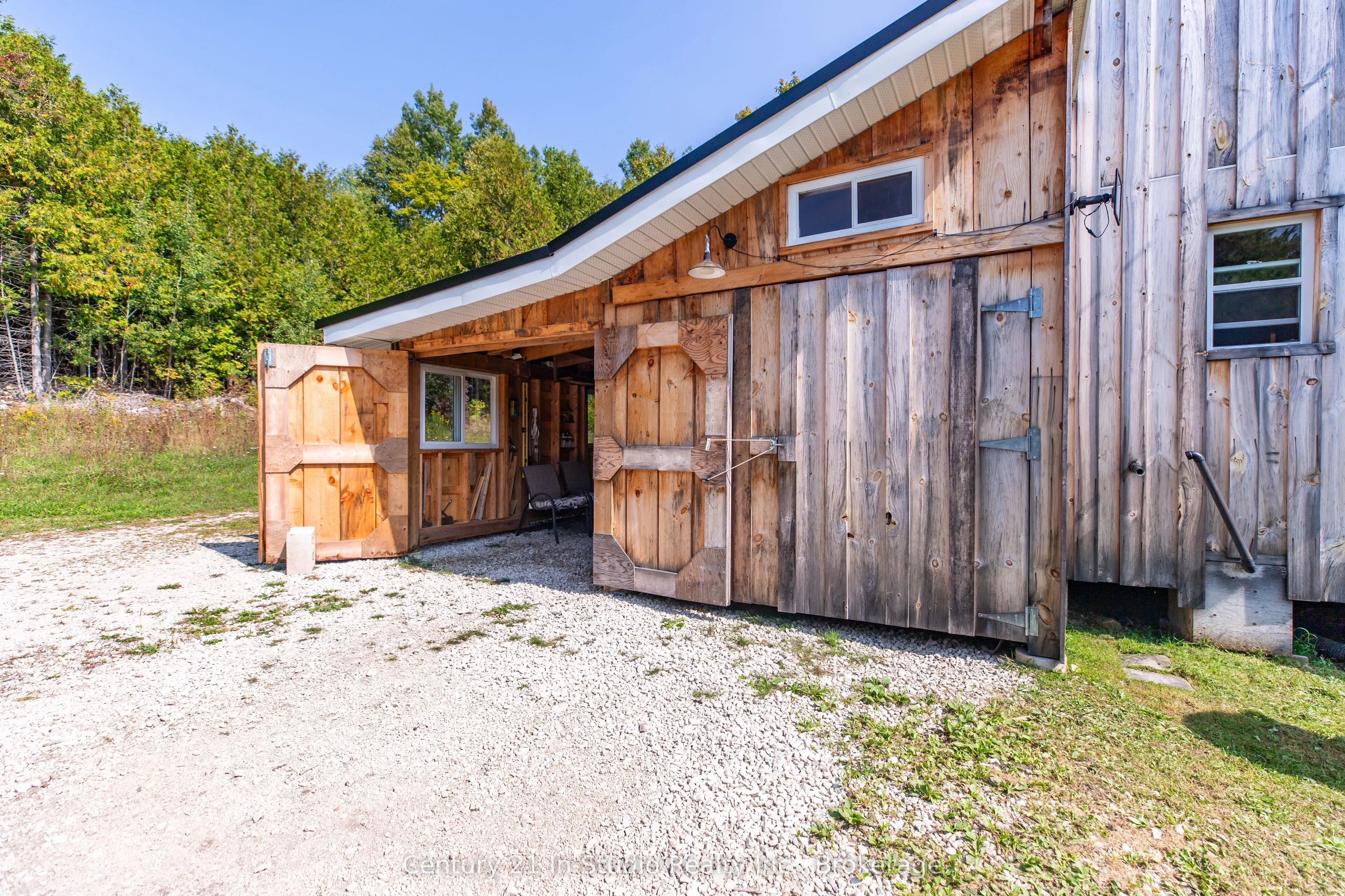667 East Road
