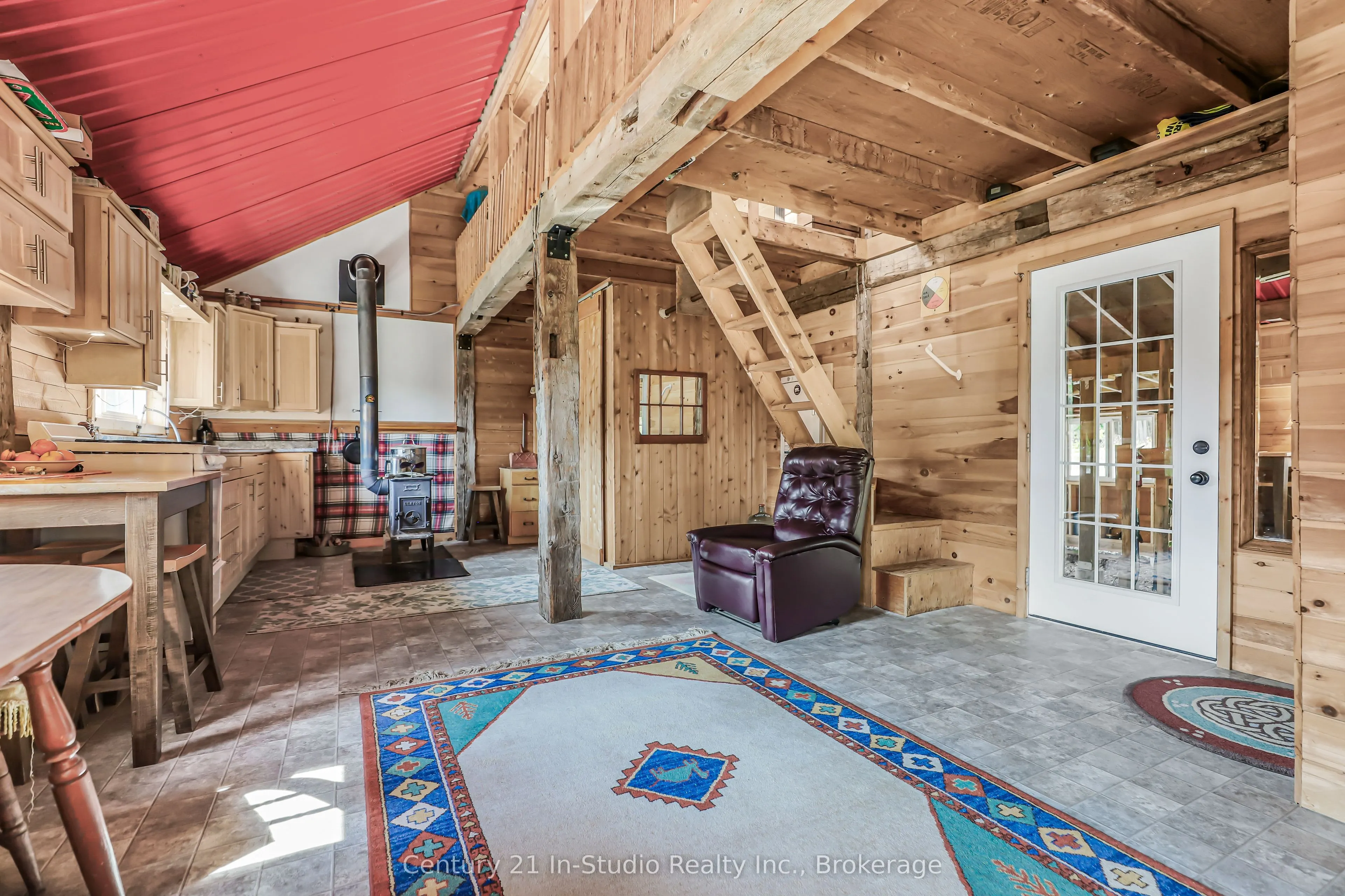 667 East Road