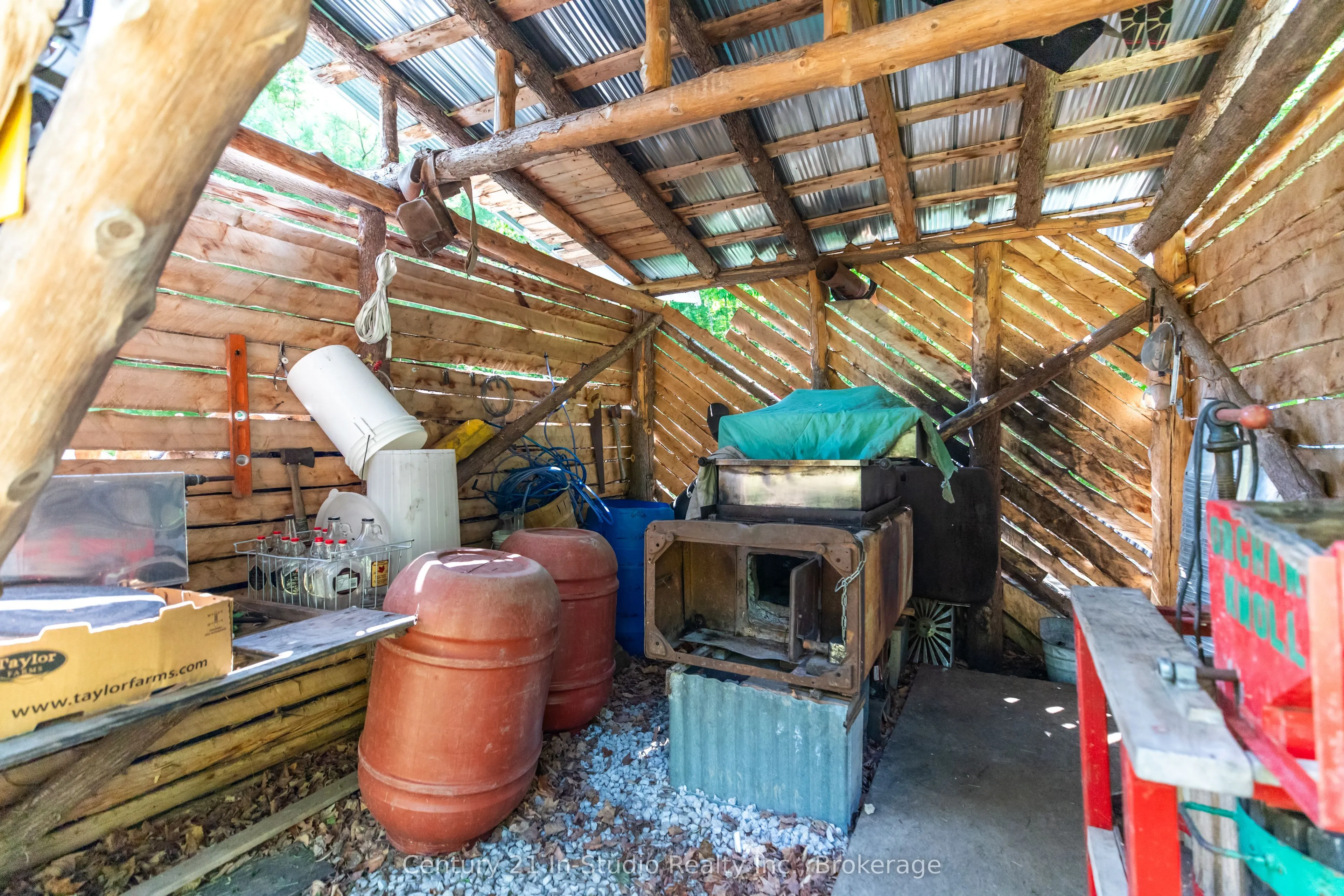 667 East Road