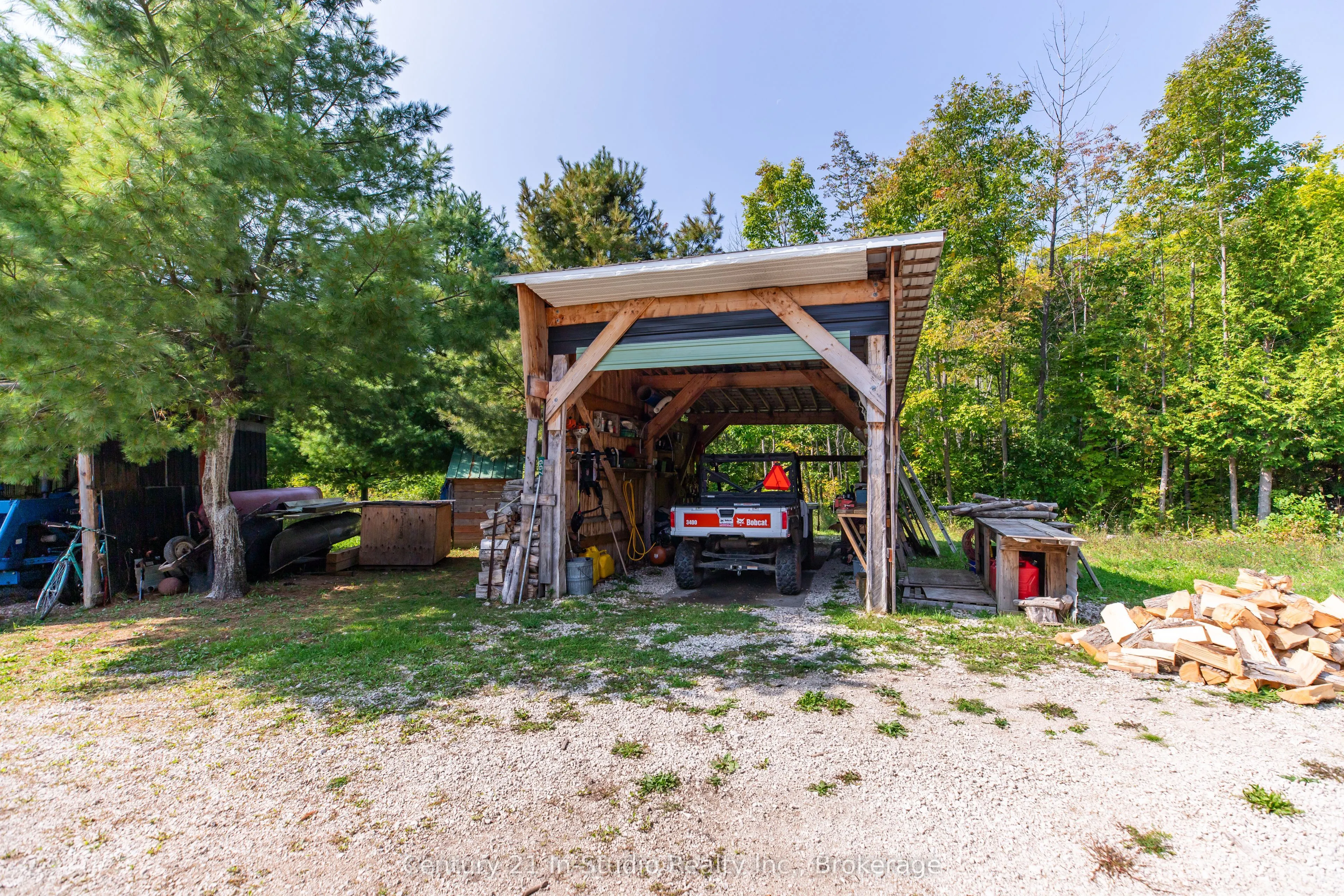 667 East Road