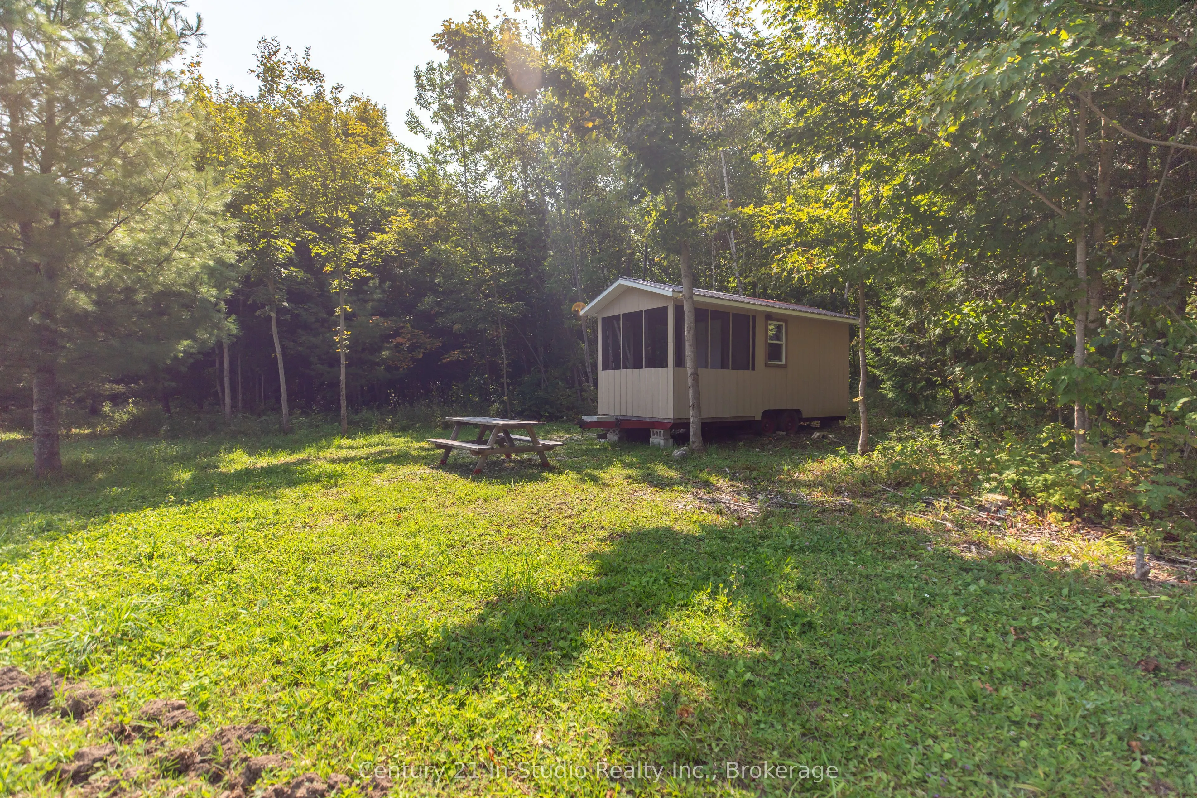 667 East Road