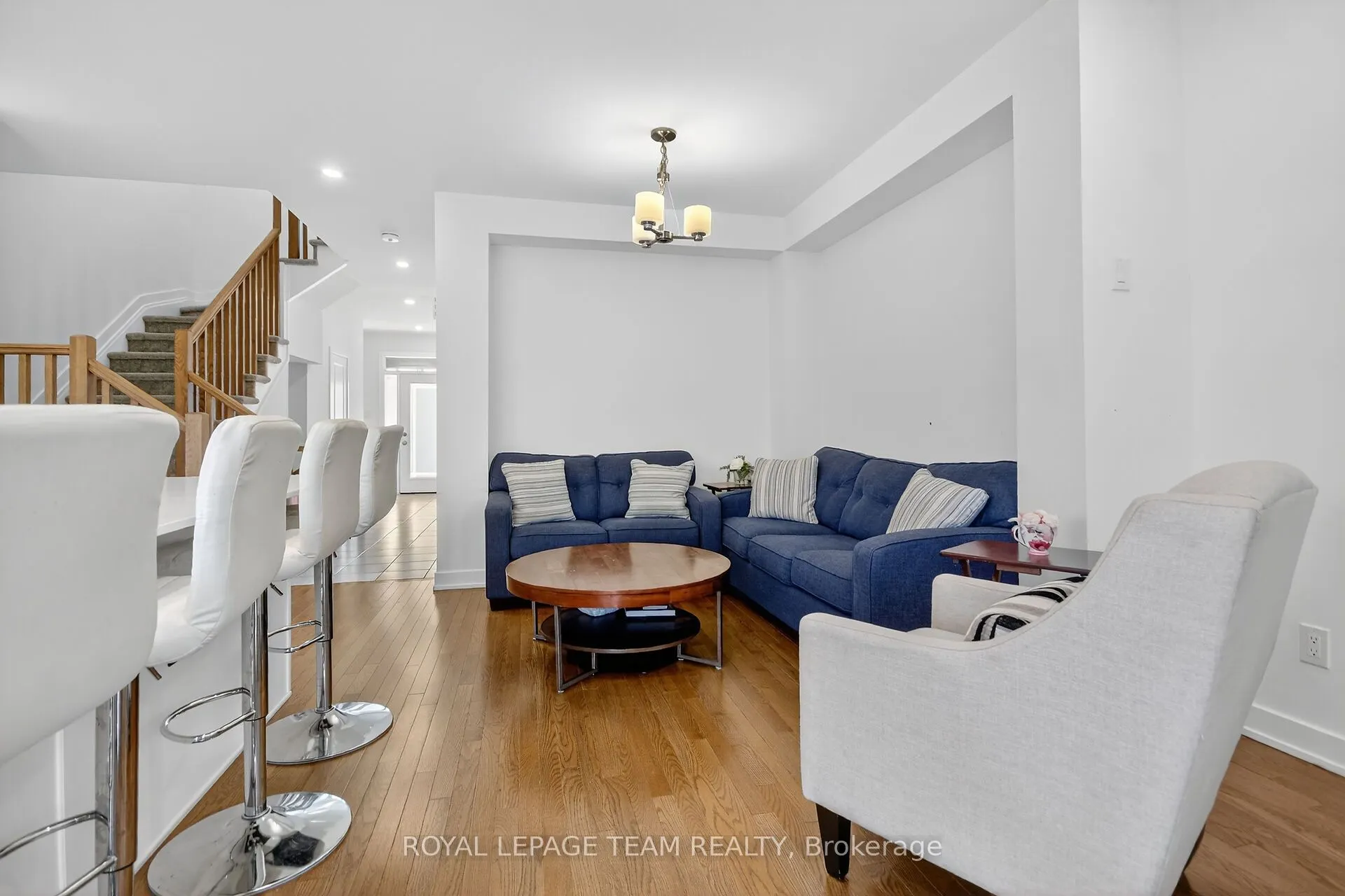337 Ibanez Walk