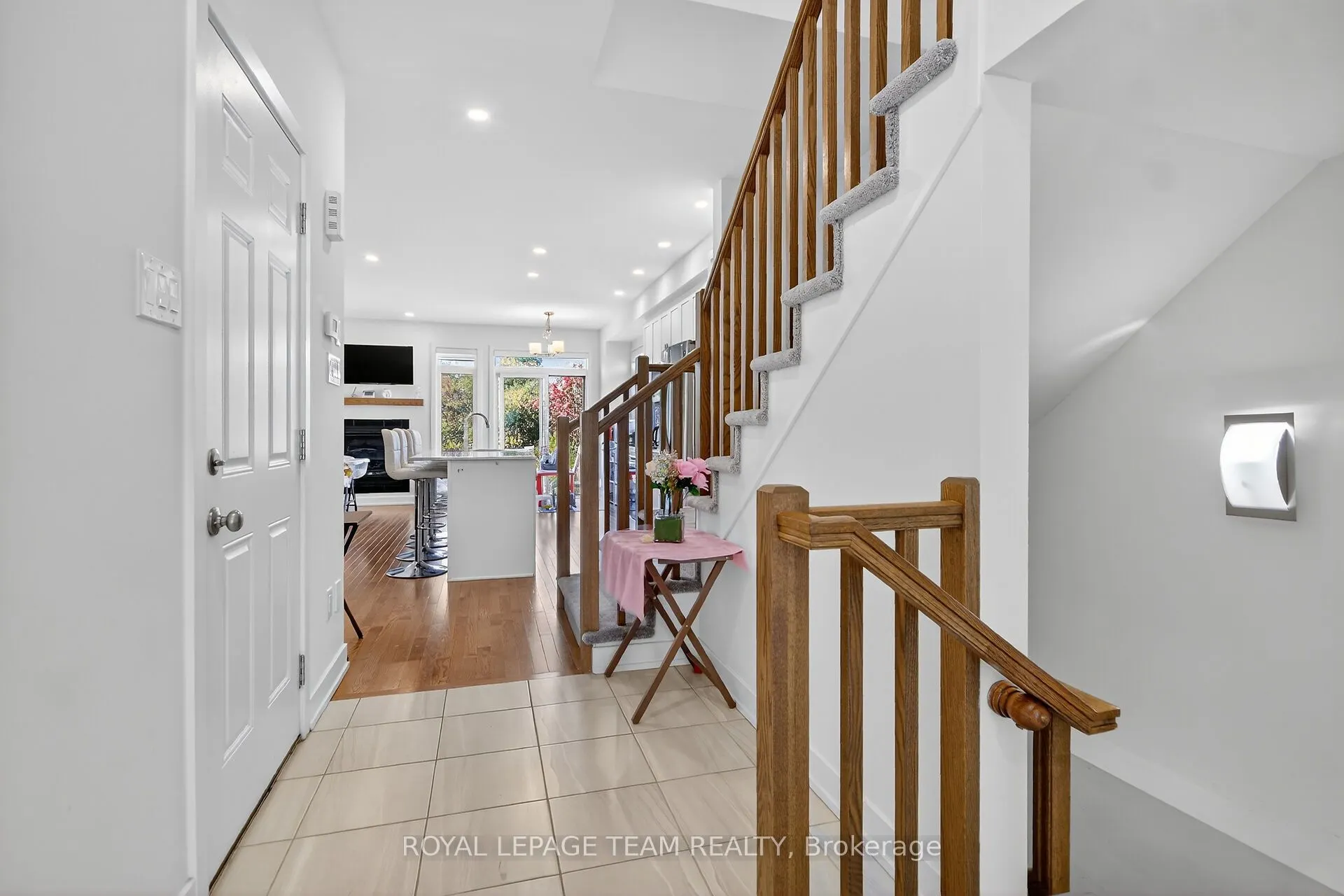 337 Ibanez Walk