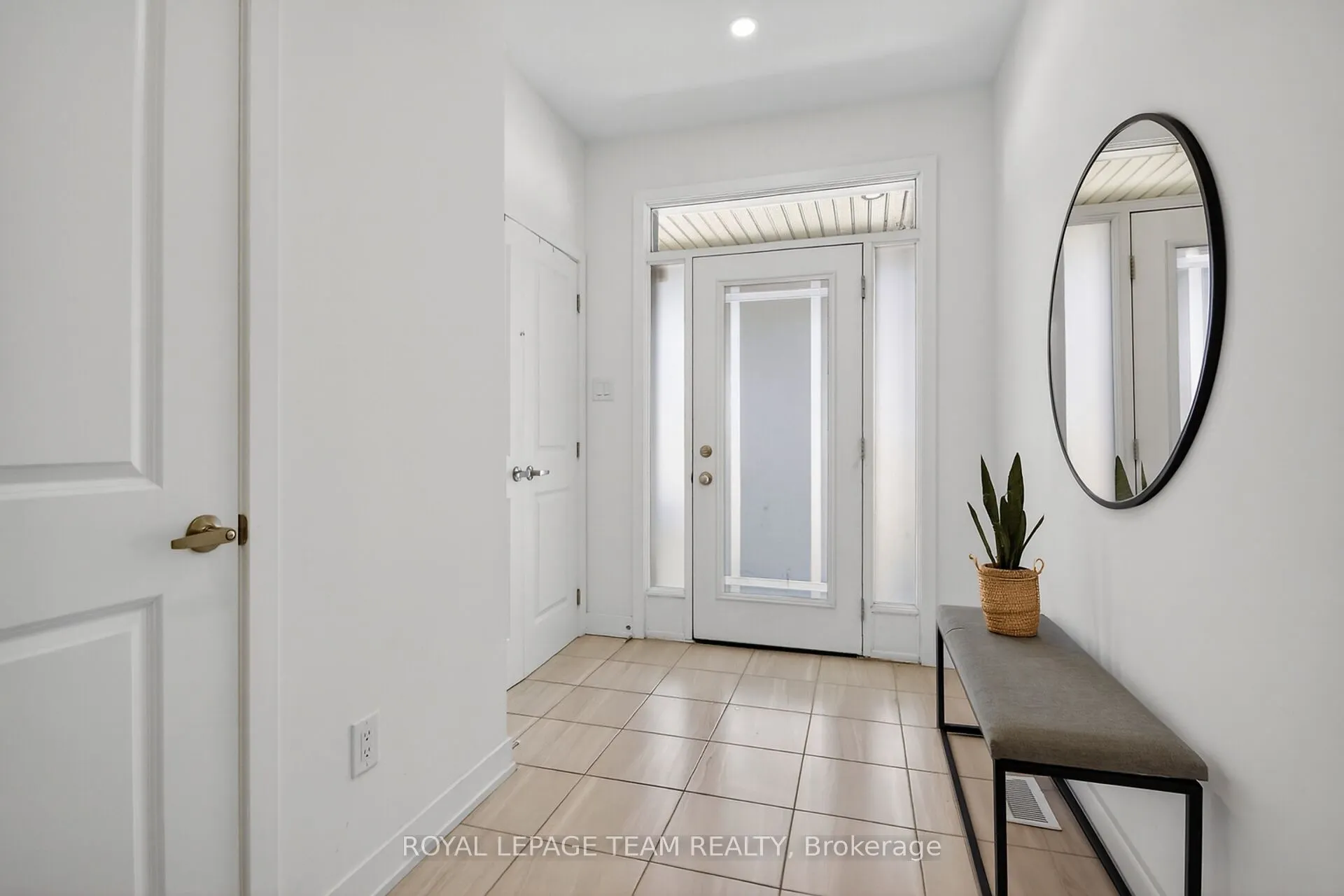 337 Ibanez Walk