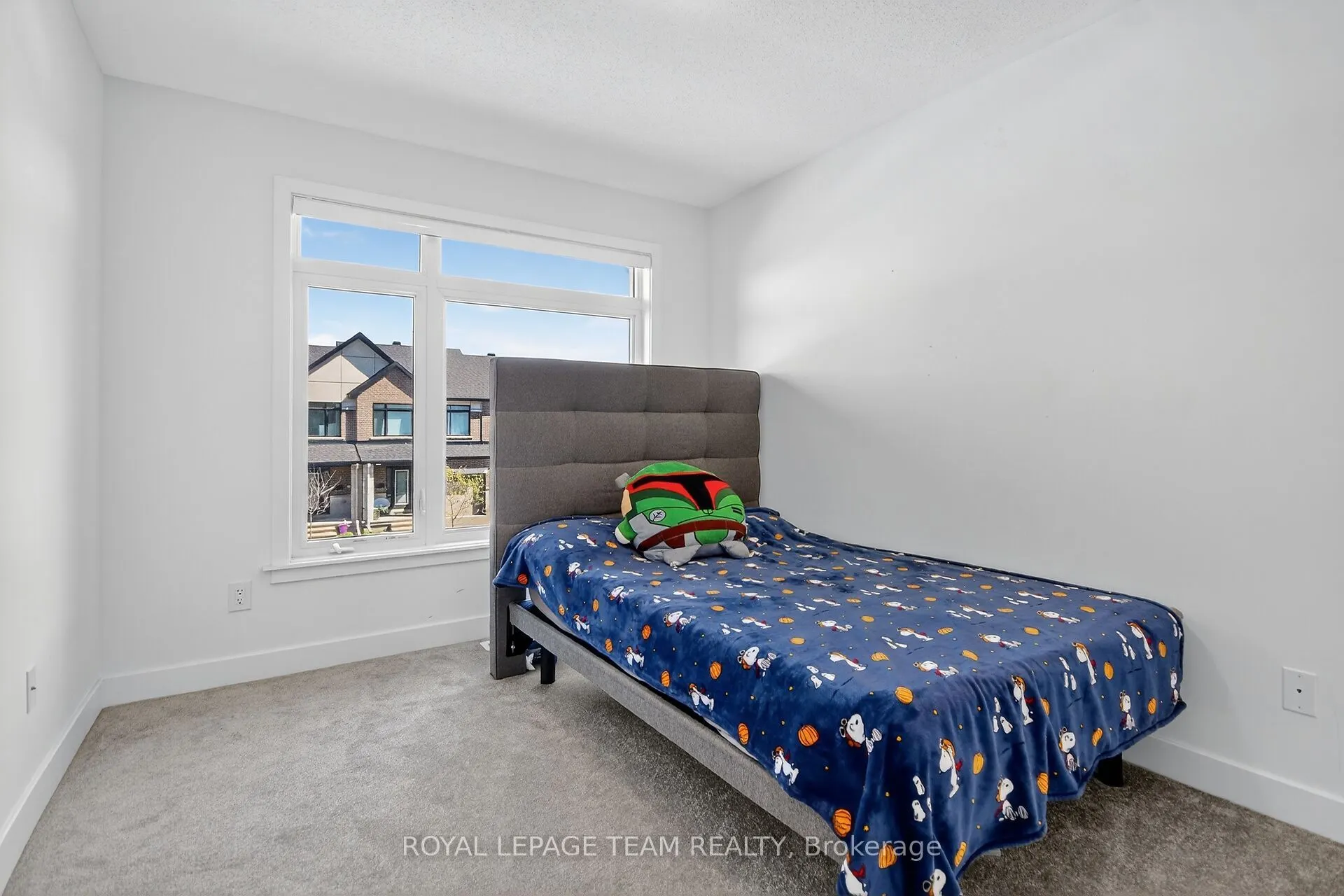 337 Ibanez Walk
