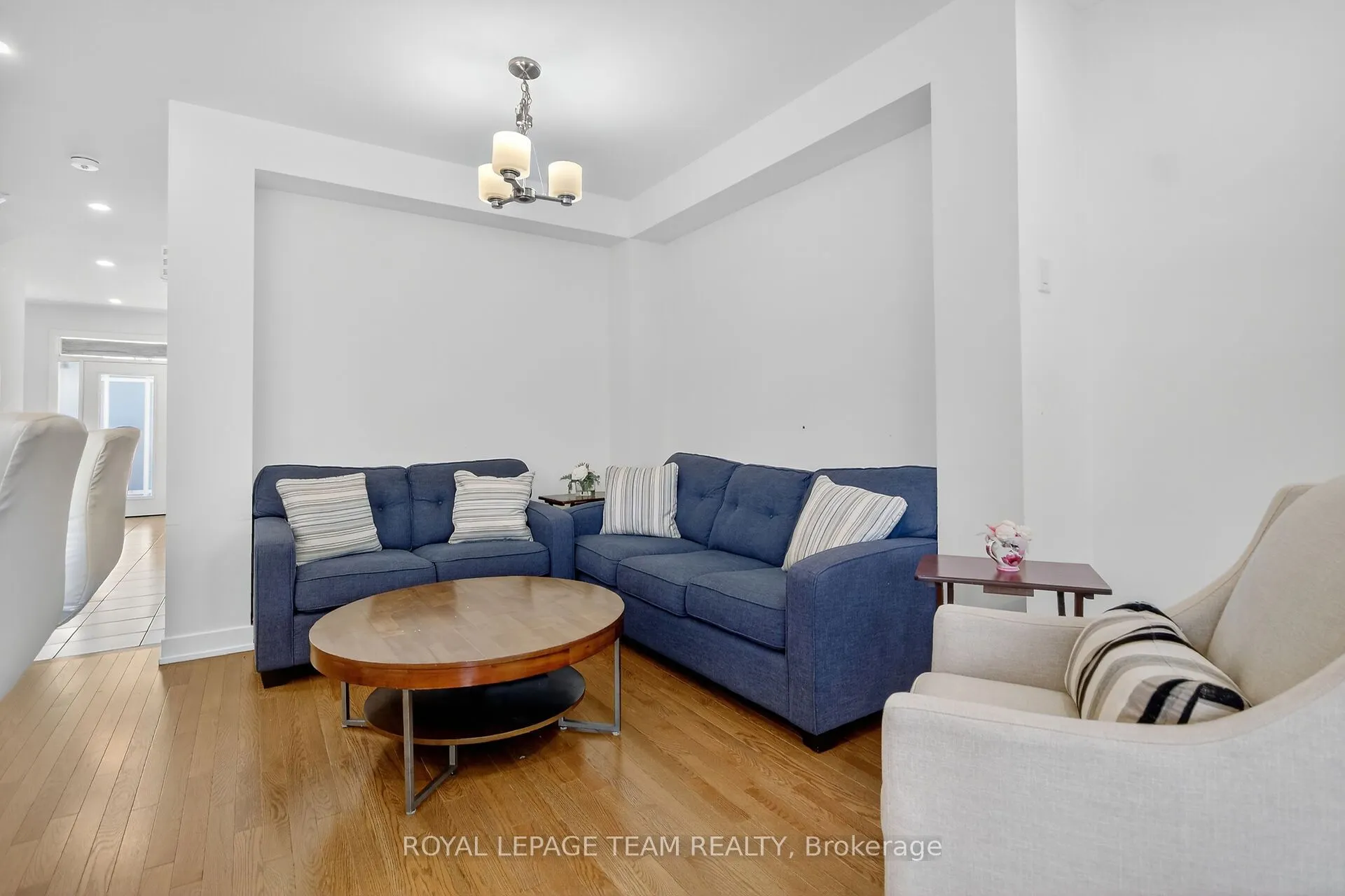 337 Ibanez Walk