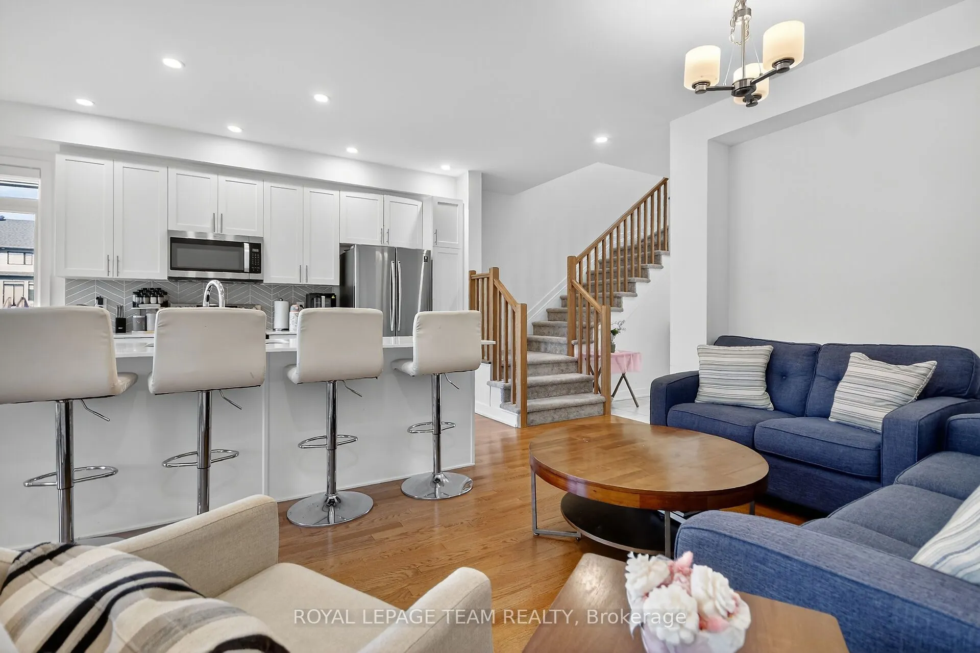 337 Ibanez Walk