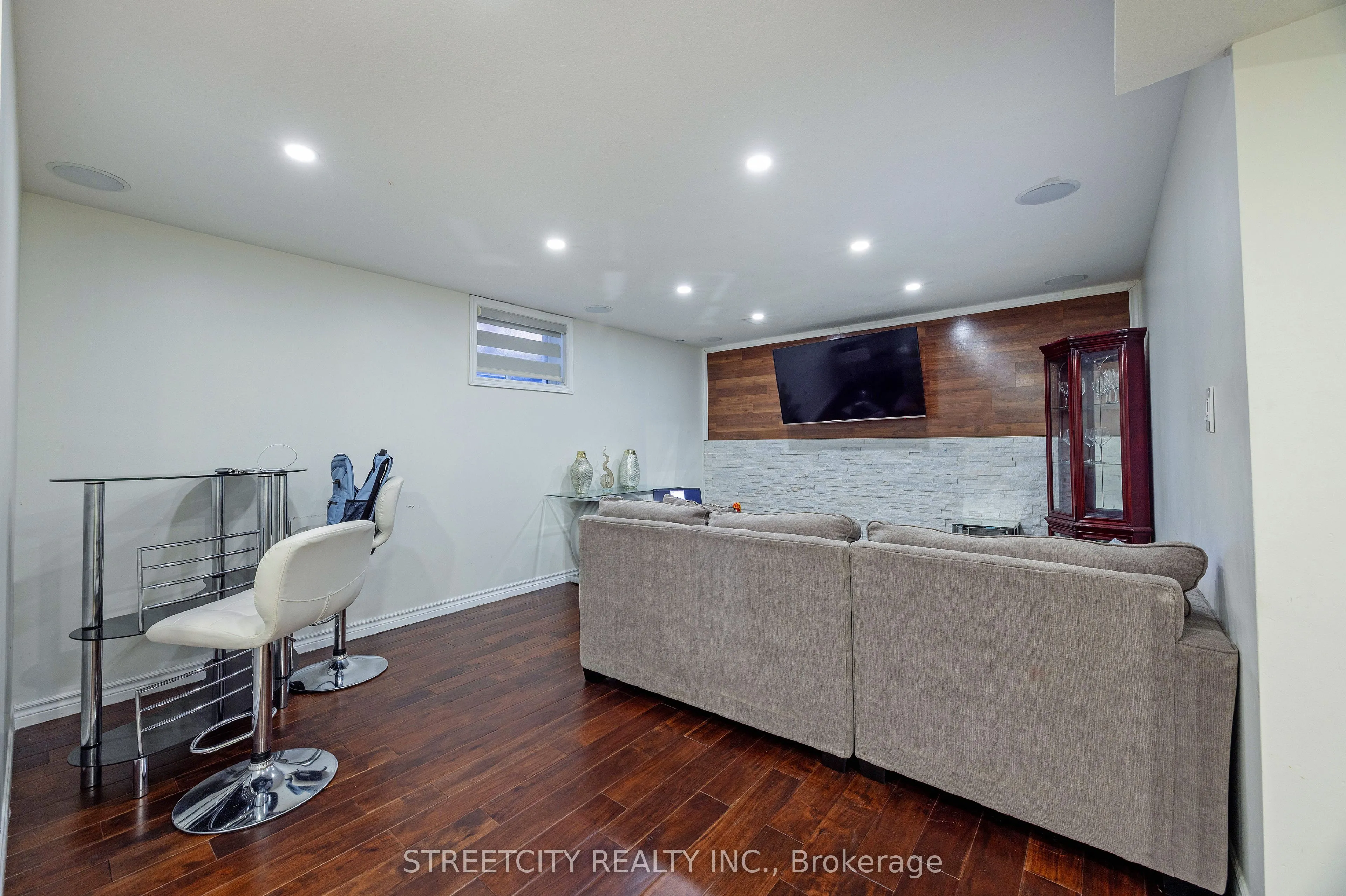 1502 Coronation Drive