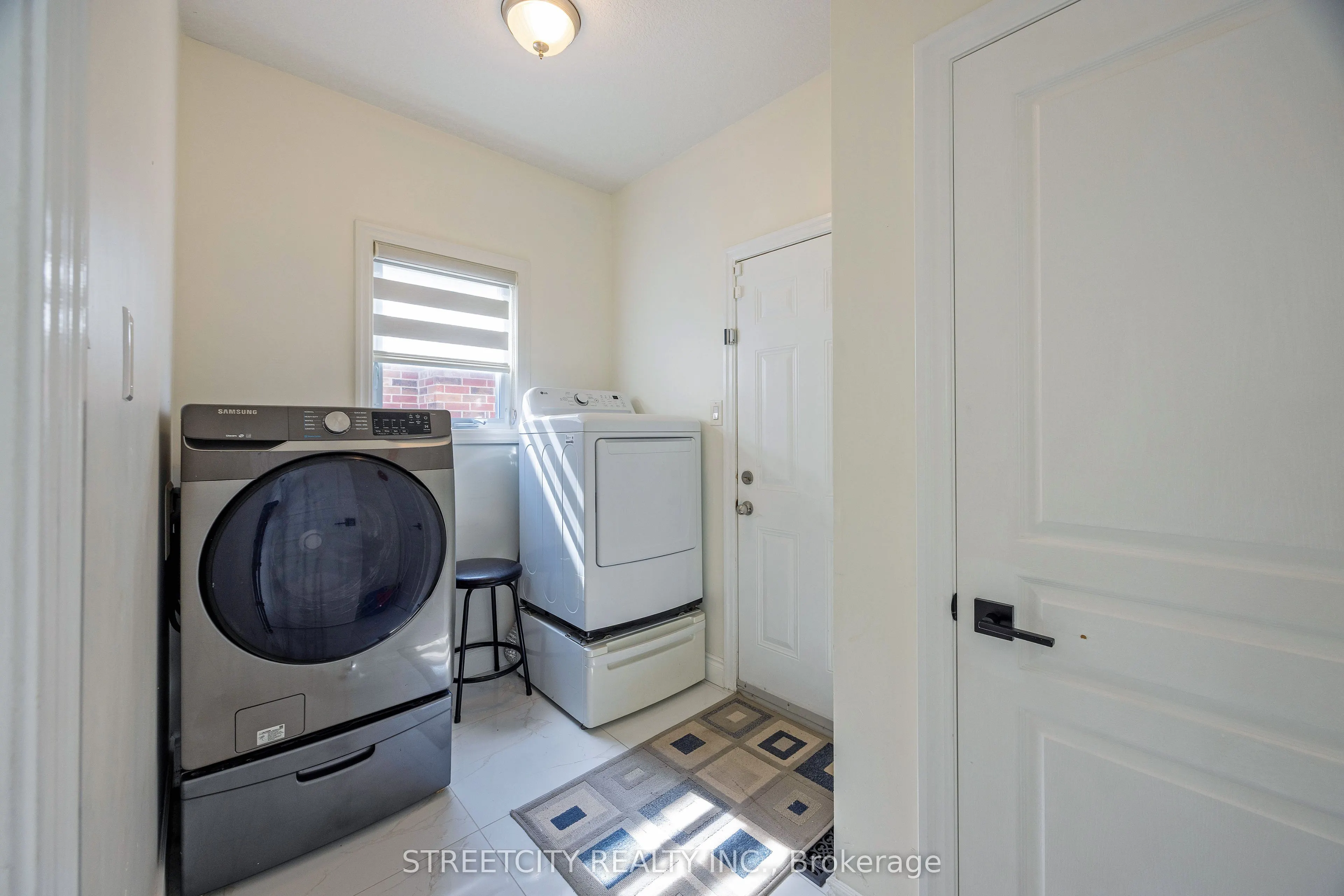 1502 Coronation Drive