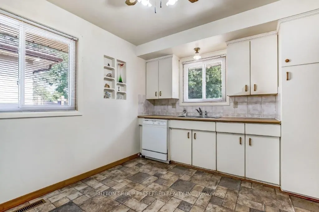 1085 Chippewa Drive