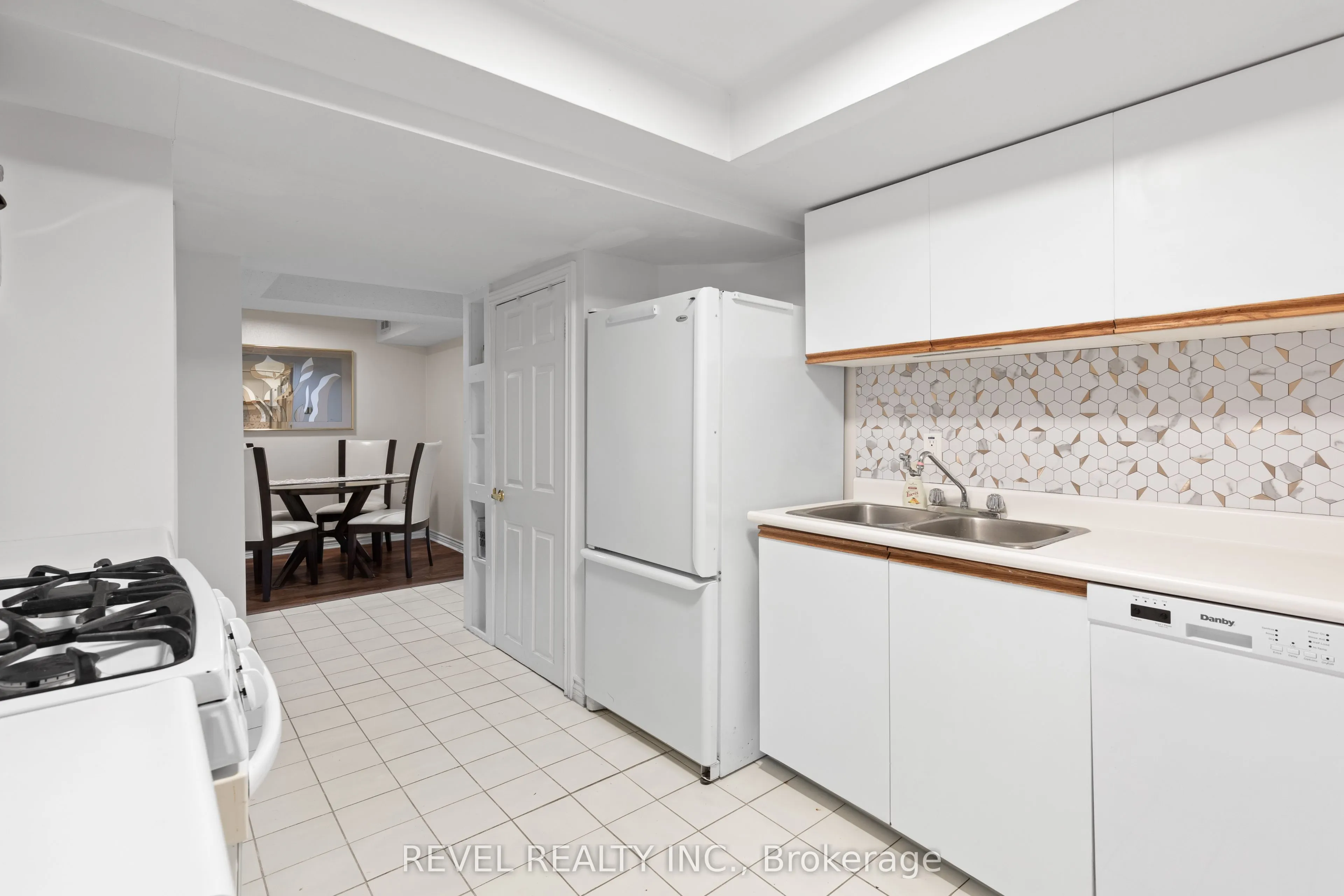 27 Cedar Crescent