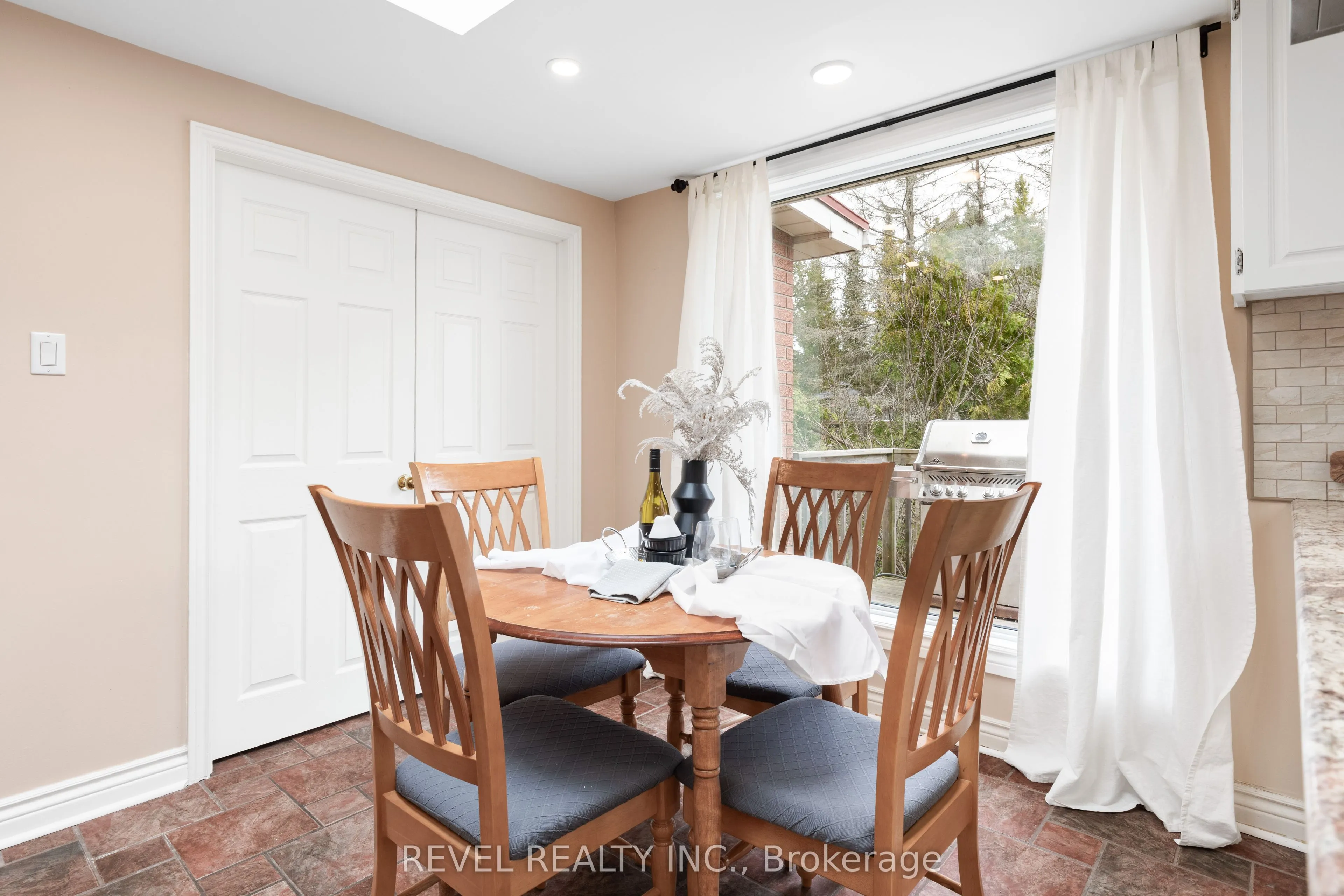27 Cedar Crescent