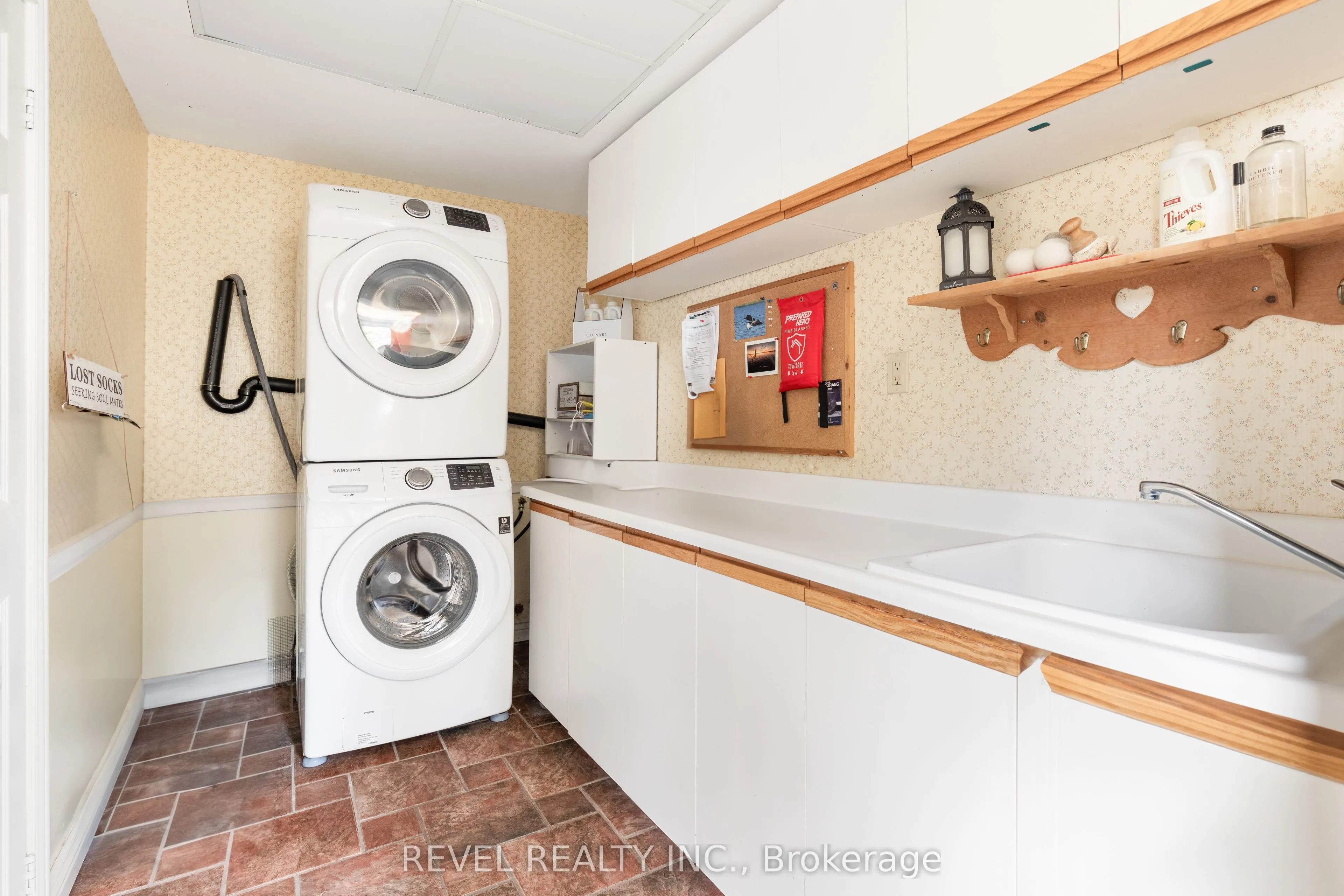 27 Cedar Crescent