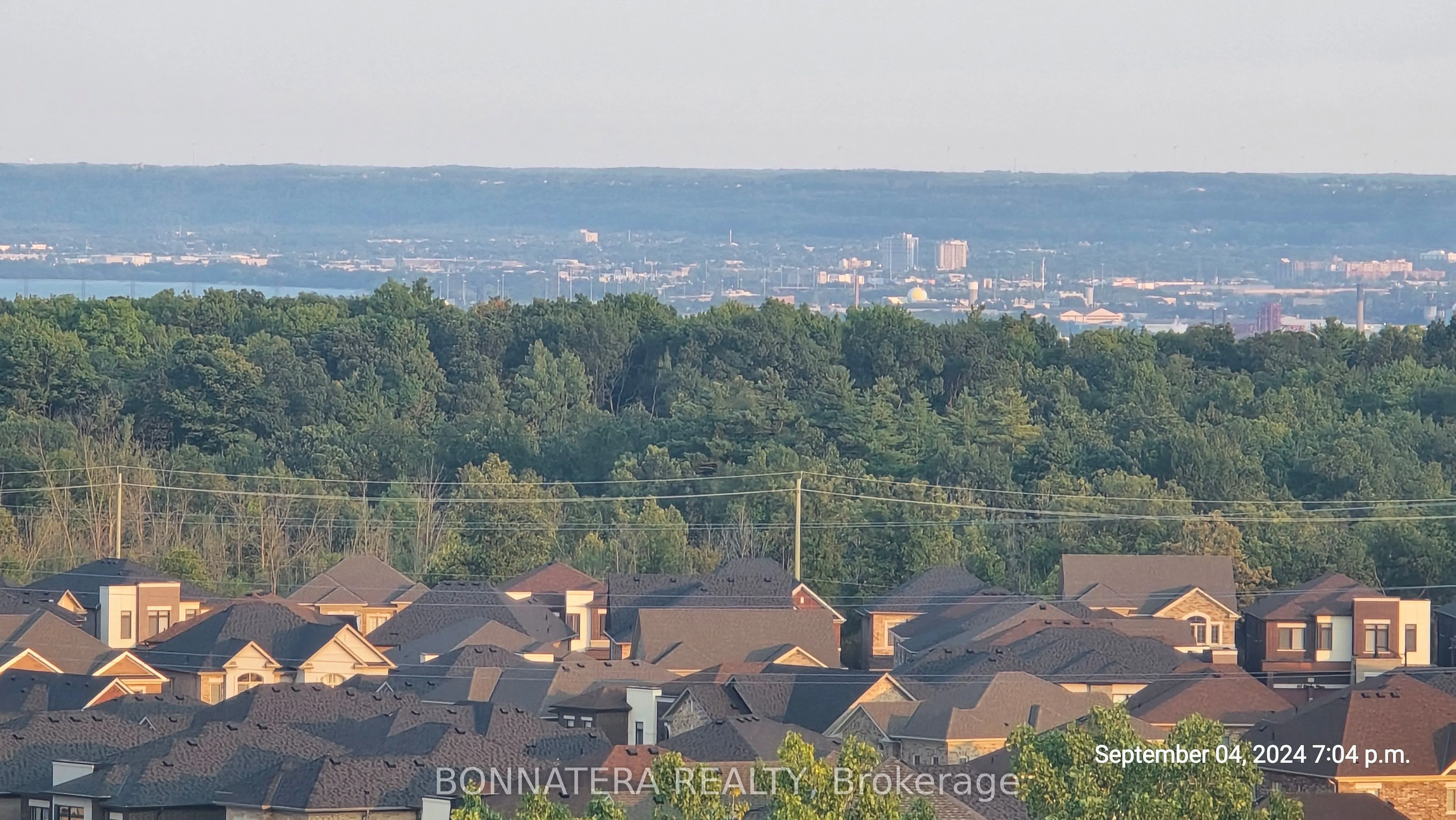 470 Dundas Street E, #1113
