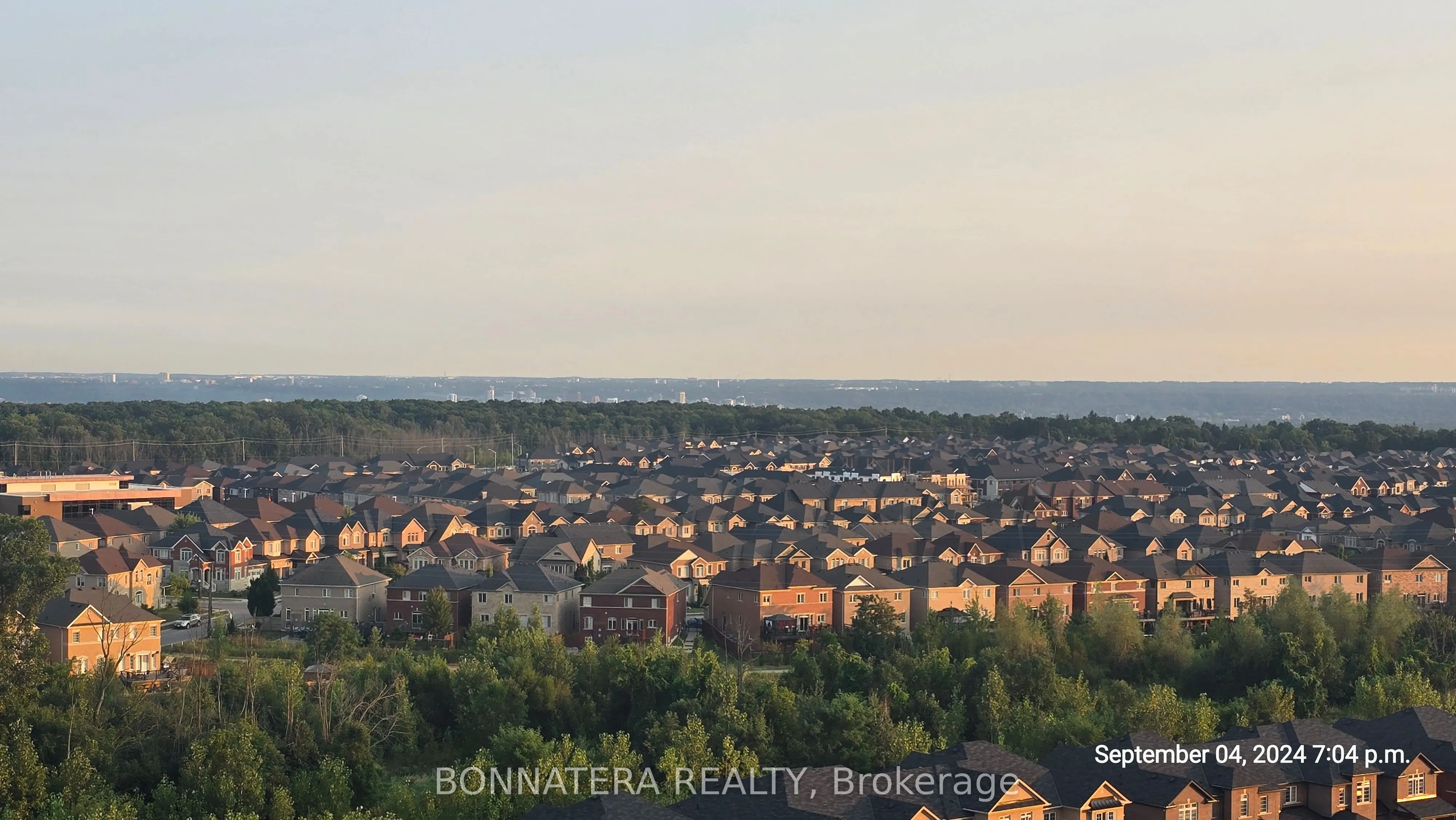 470 Dundas Street E, #1113