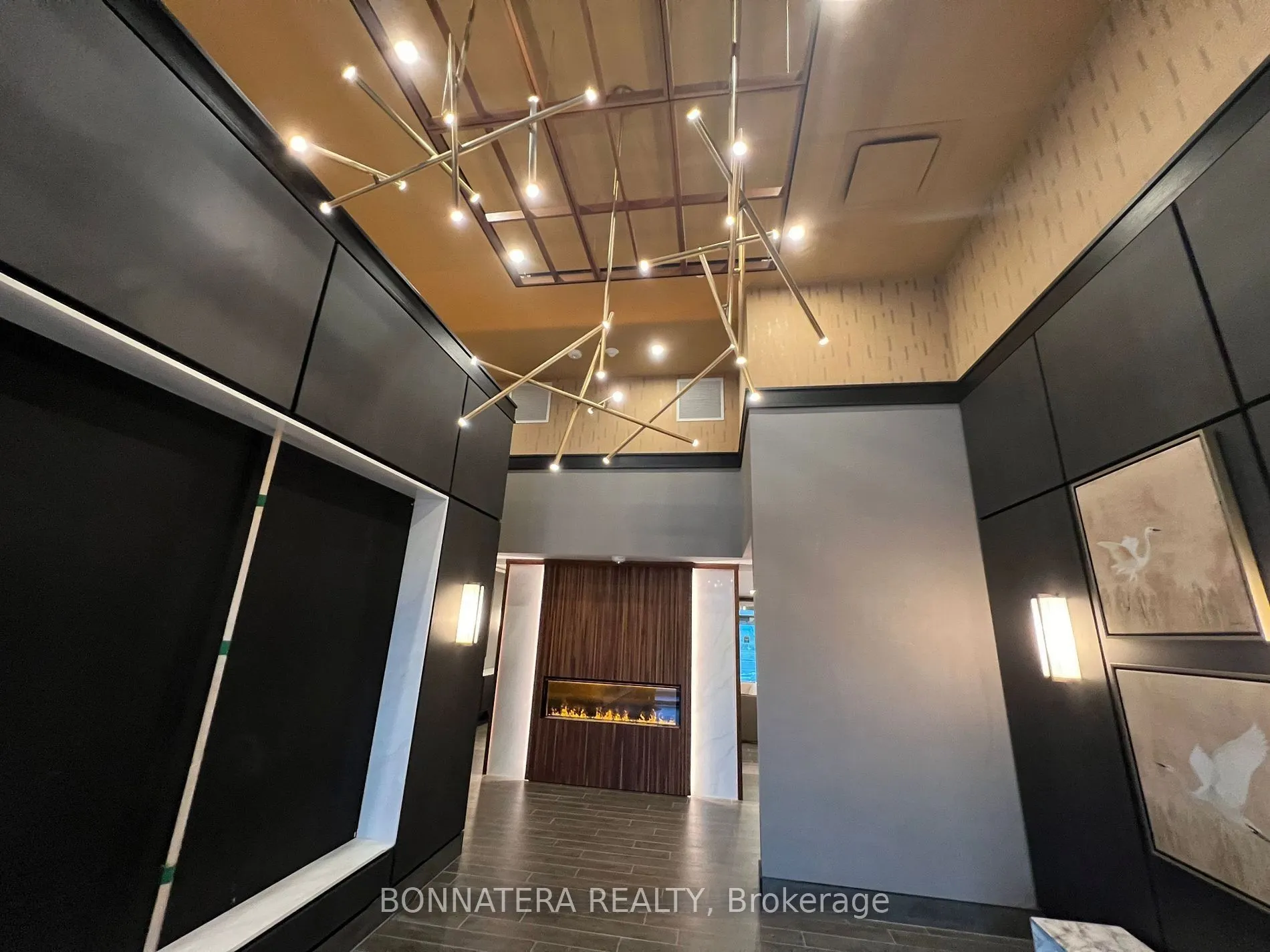 470 Dundas Street E, #1113