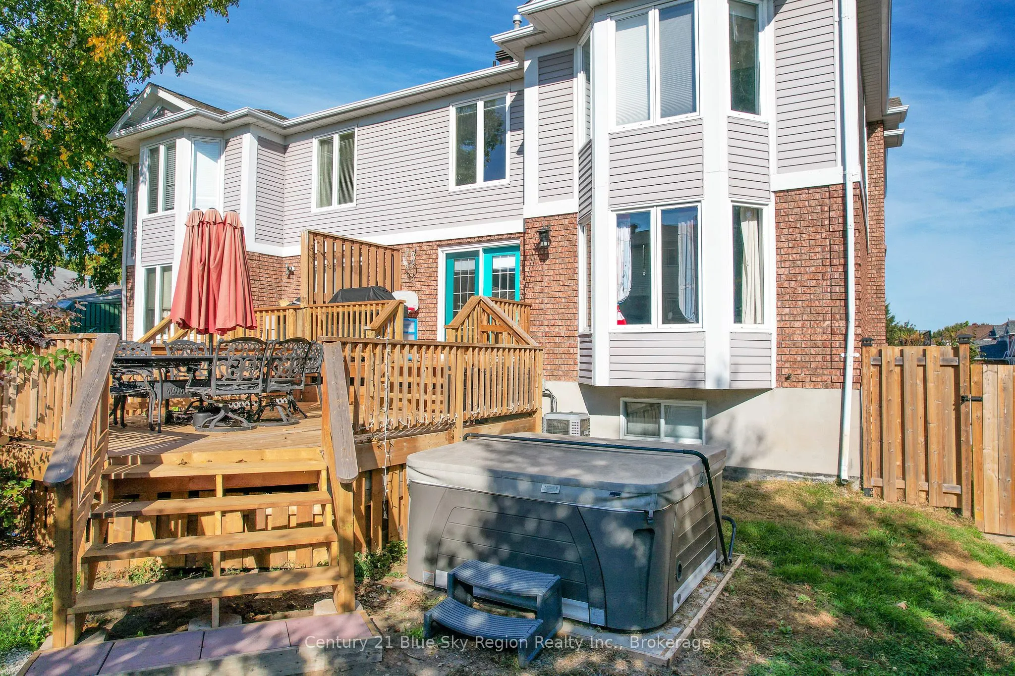 166 Cloverbrae Crescent