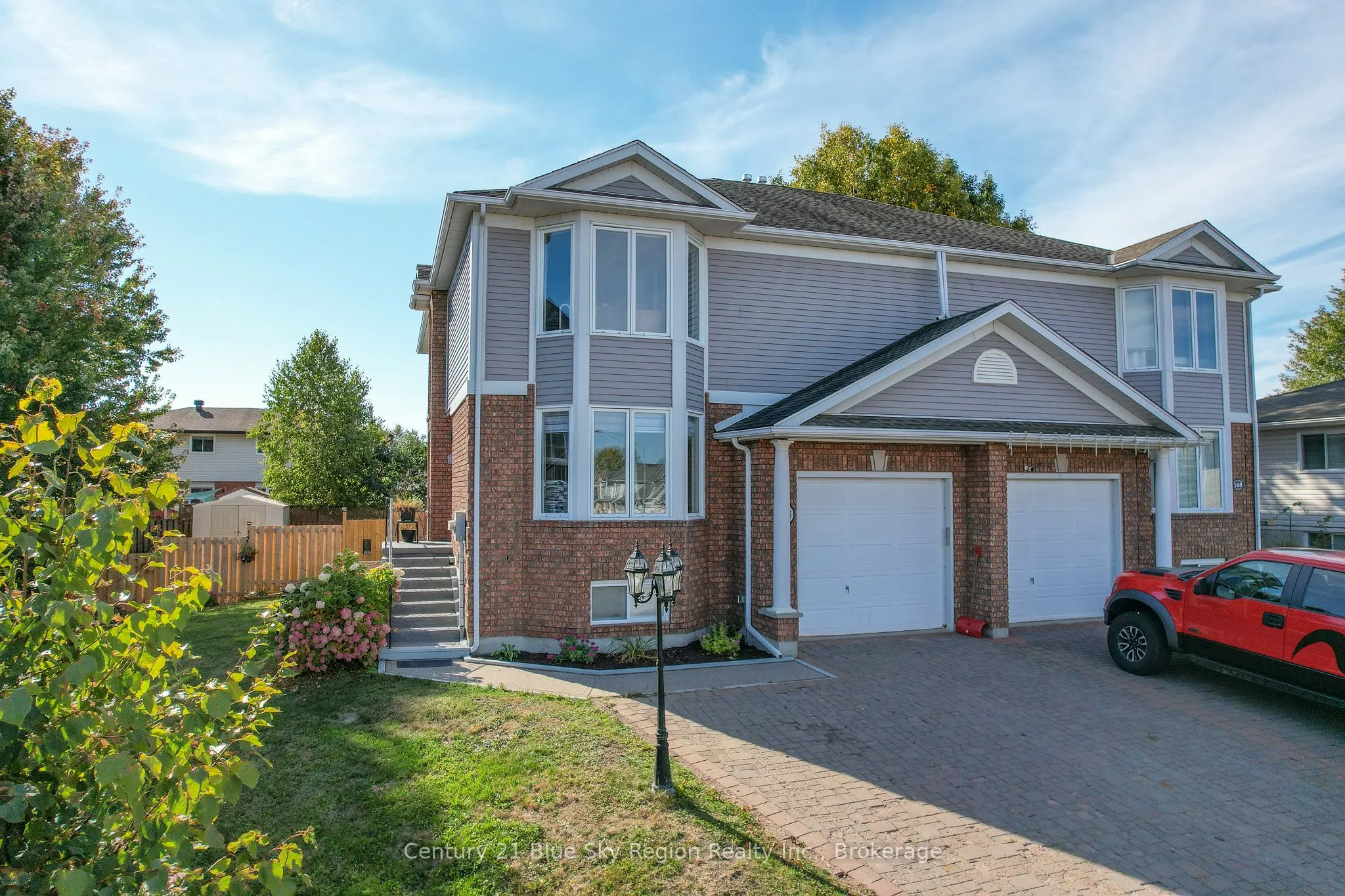 166 Cloverbrae Crescent